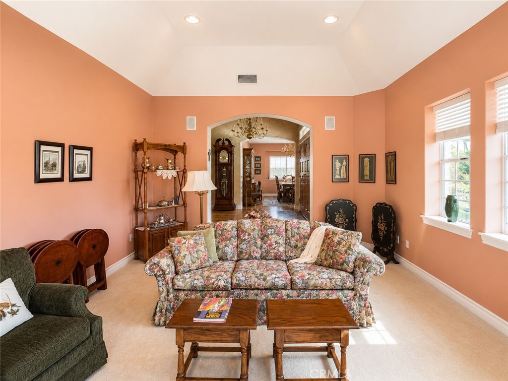 Redlands, California, 92374, United States, 5 Bedrooms Bedrooms, ,4 BathroomsBathrooms,Residential,For Sale,2048523