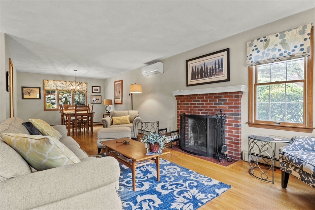 Lynn, Massachusetts, 01904, United States, 4 Bedrooms Bedrooms, ,2 BathroomsBathrooms,Residential,For Sale,2048427