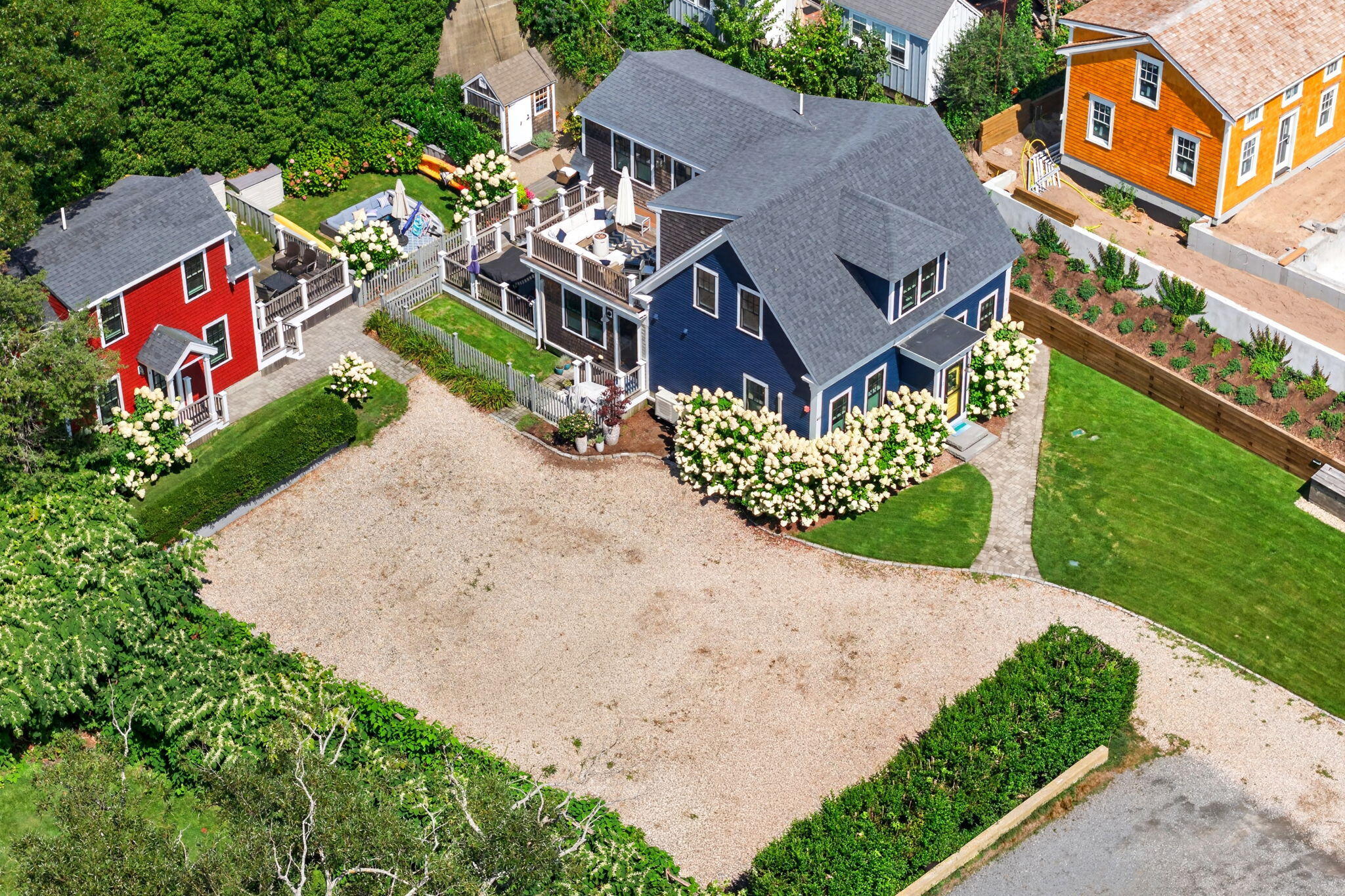  Designer Finishes, Private Yard & Deeded Parking - 物件實景