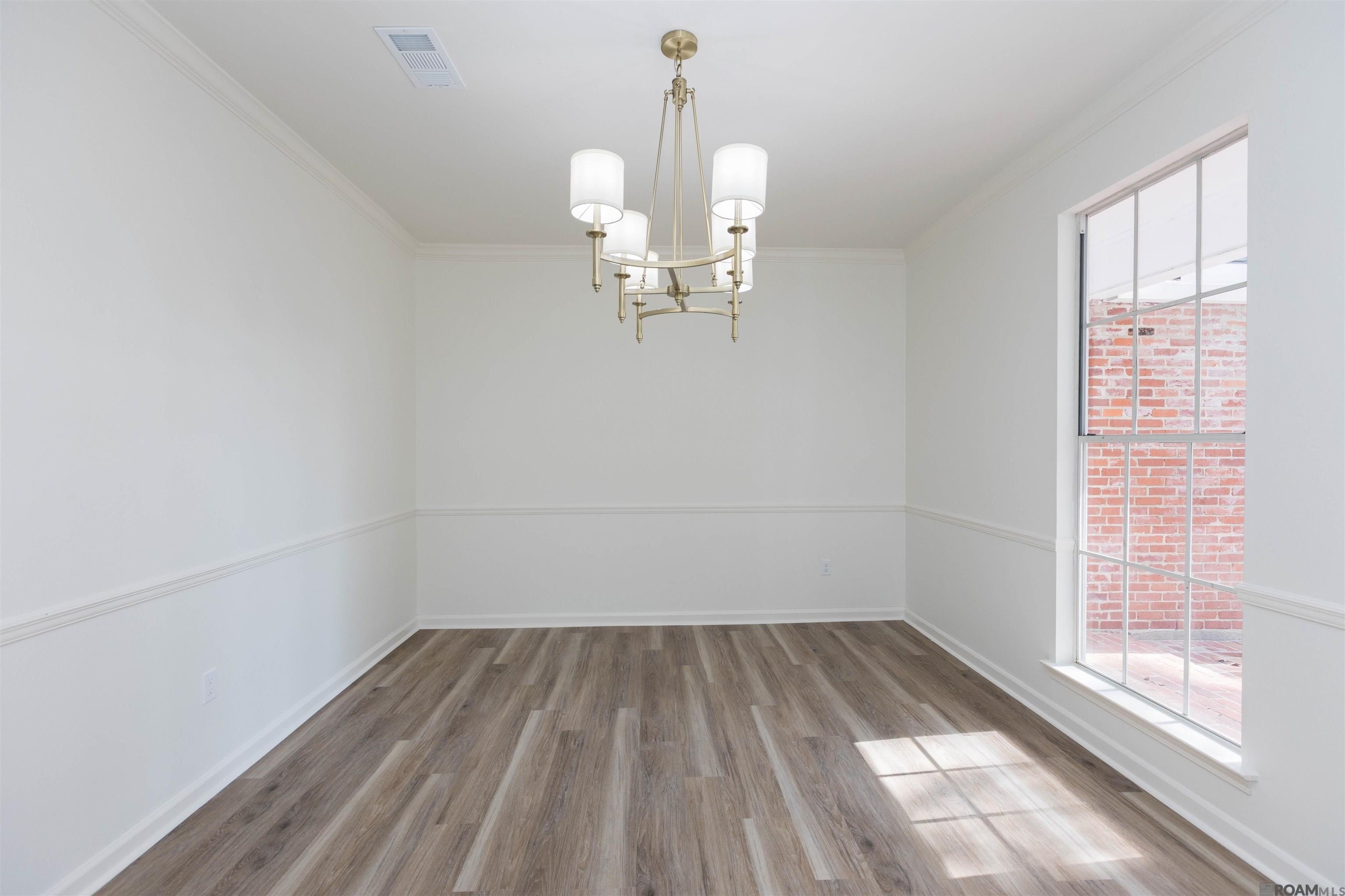 Baton Rouge, Louisiana, 70817, United States, 5 Bedrooms Bedrooms, ,4 BathroomsBathrooms,Residential,For Sale,1984389