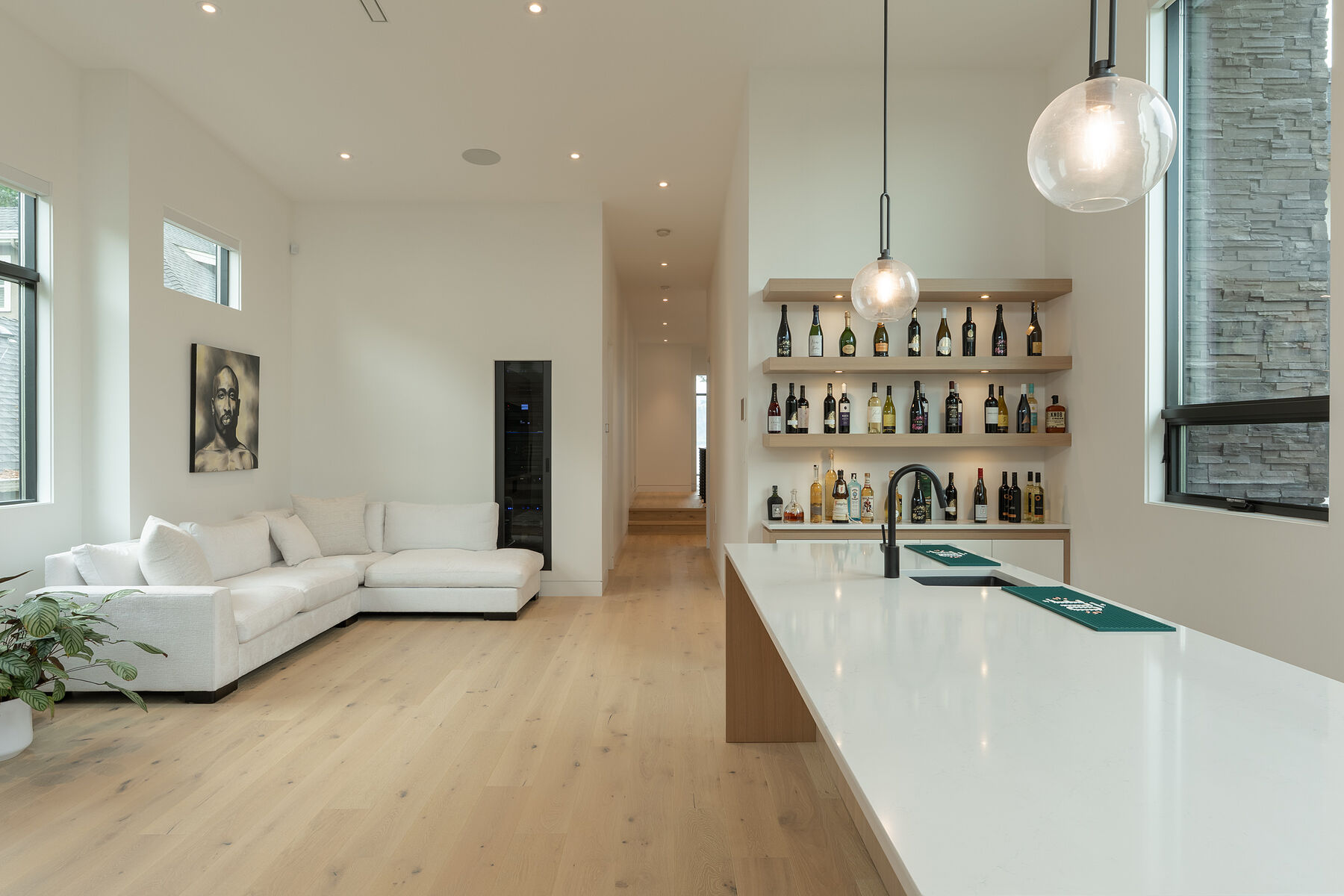  Luxury on the Abbott Corridor - 物件實景