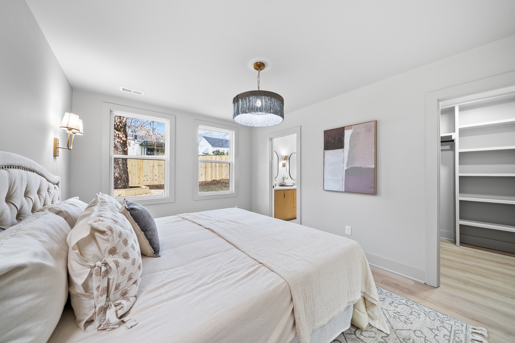 Nashville, Tennessee, 37209, United States, 4 Bedrooms Bedrooms, ,3 BathroomsBathrooms,Residential,For Sale,1999048