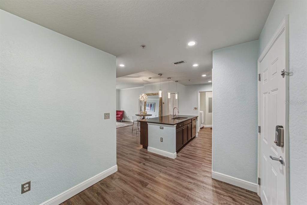 Tampa, Florida, 33602, United States, 2 Bedrooms Bedrooms, ,2 BathroomsBathrooms,Residential,For Sale,2002253