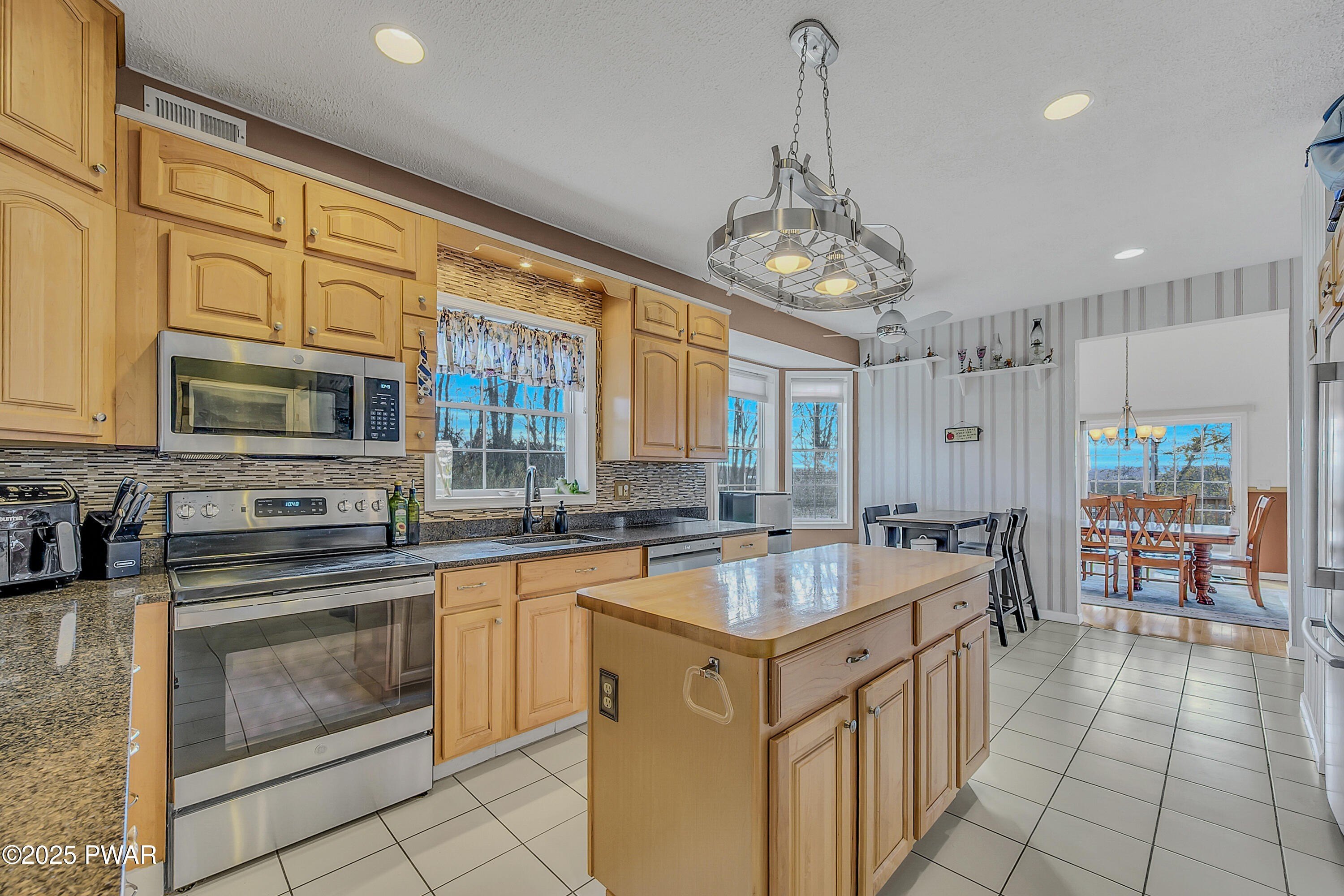 Moscow, Pennsylvania, 18444, United States, 4 Bedrooms Bedrooms, ,3 BathroomsBathrooms,Residential,For Sale,1987034