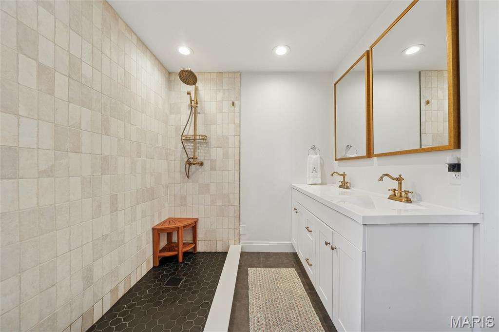 Kirkwood, Missouri, 63122, United States, 3 Bedrooms Bedrooms, ,4 BathroomsBathrooms,Residential,For Sale,2002227