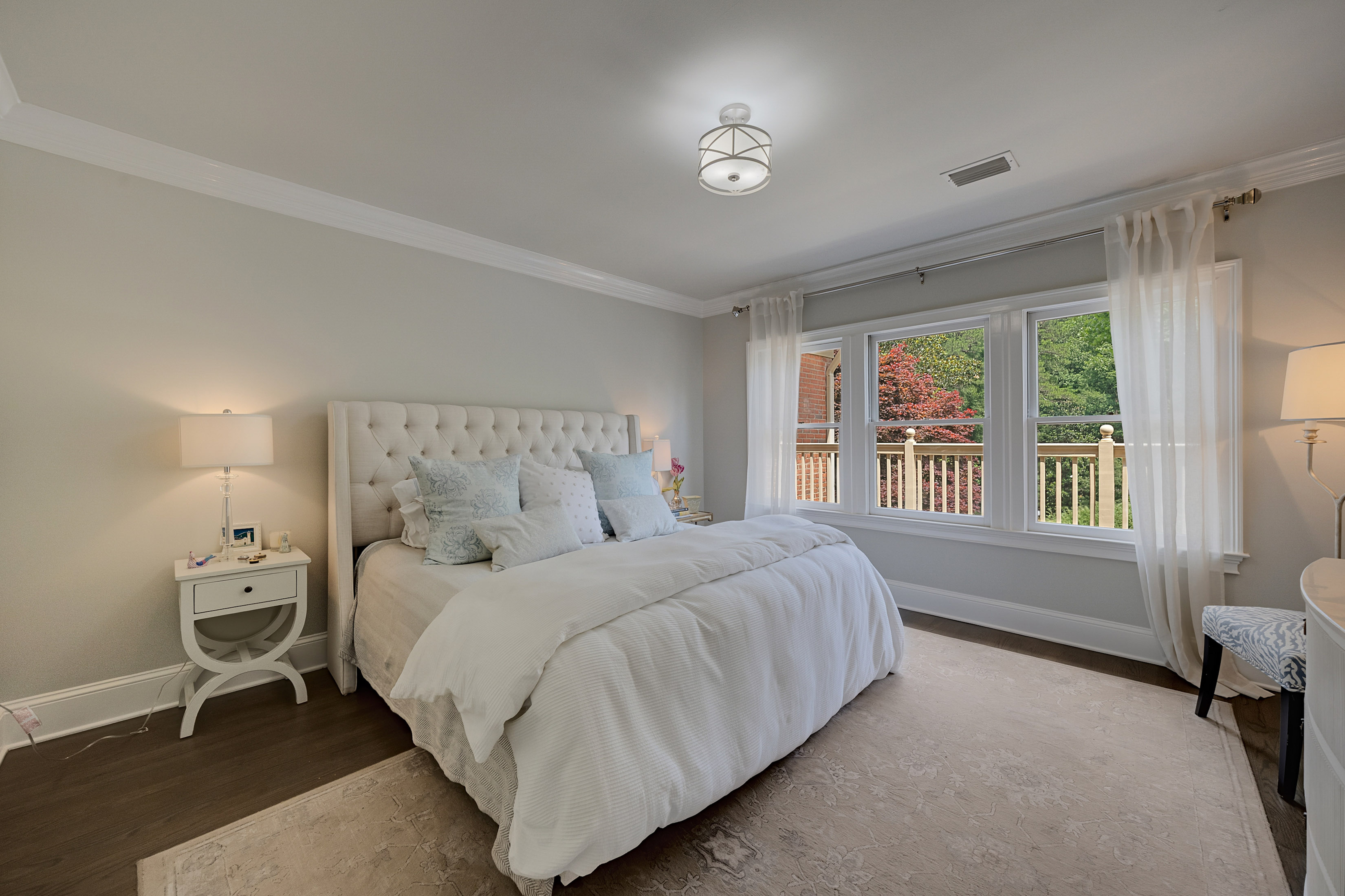  Elegantly Renovated Townhome in Gated Community - 物件實景