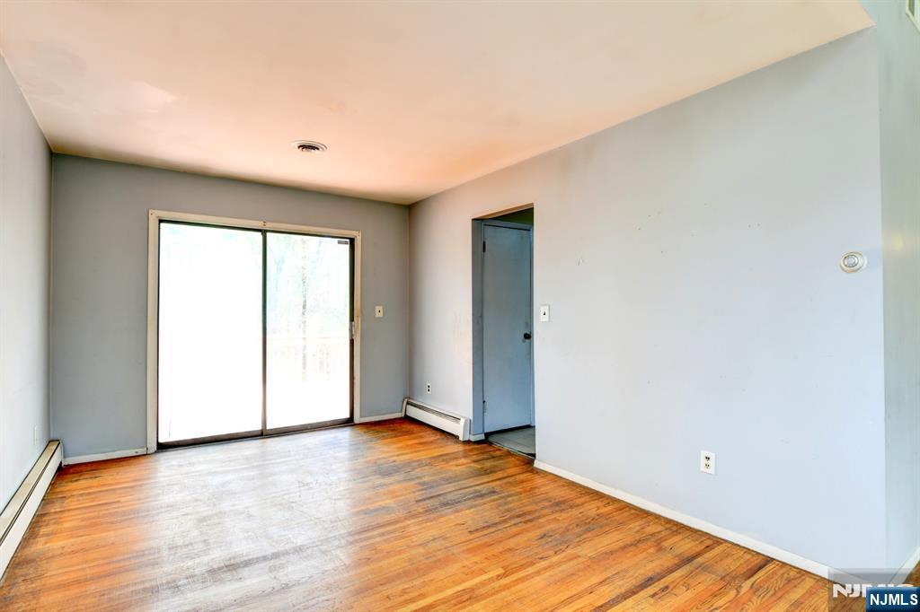 Ramsey, New Jersey, 07446, United States, 3 Bedrooms Bedrooms, ,3 BathroomsBathrooms,Residential,For Sale,1972690