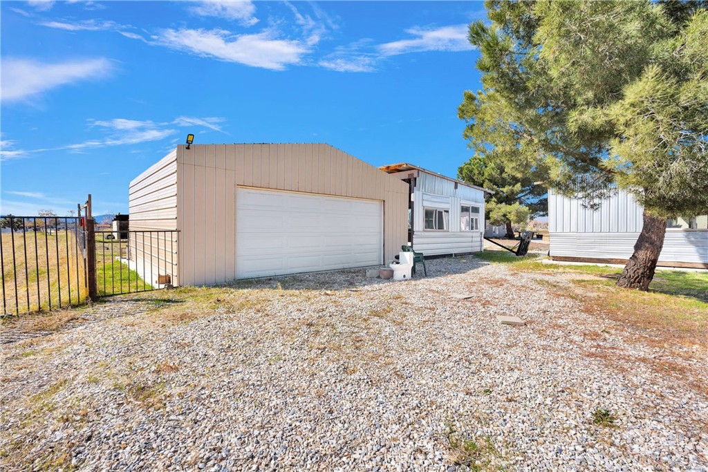 Hesperia, California, 92345, United States, 4 Bedrooms Bedrooms, ,3 BathroomsBathrooms,Residential,For Sale,1980738