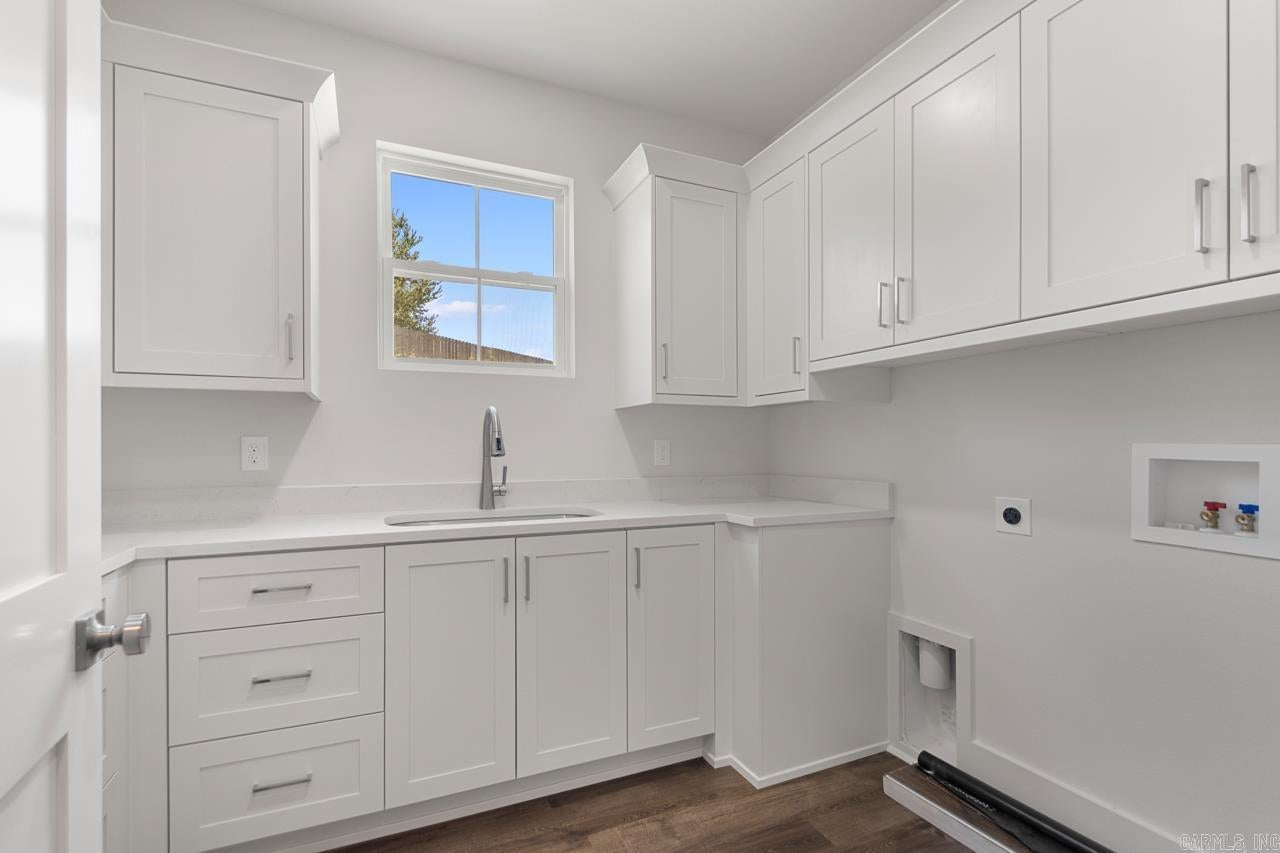 Benton, Arkansas, 72019, United States, 5 Bedrooms Bedrooms, ,4 BathroomsBathrooms,Residential,For Sale,2005368