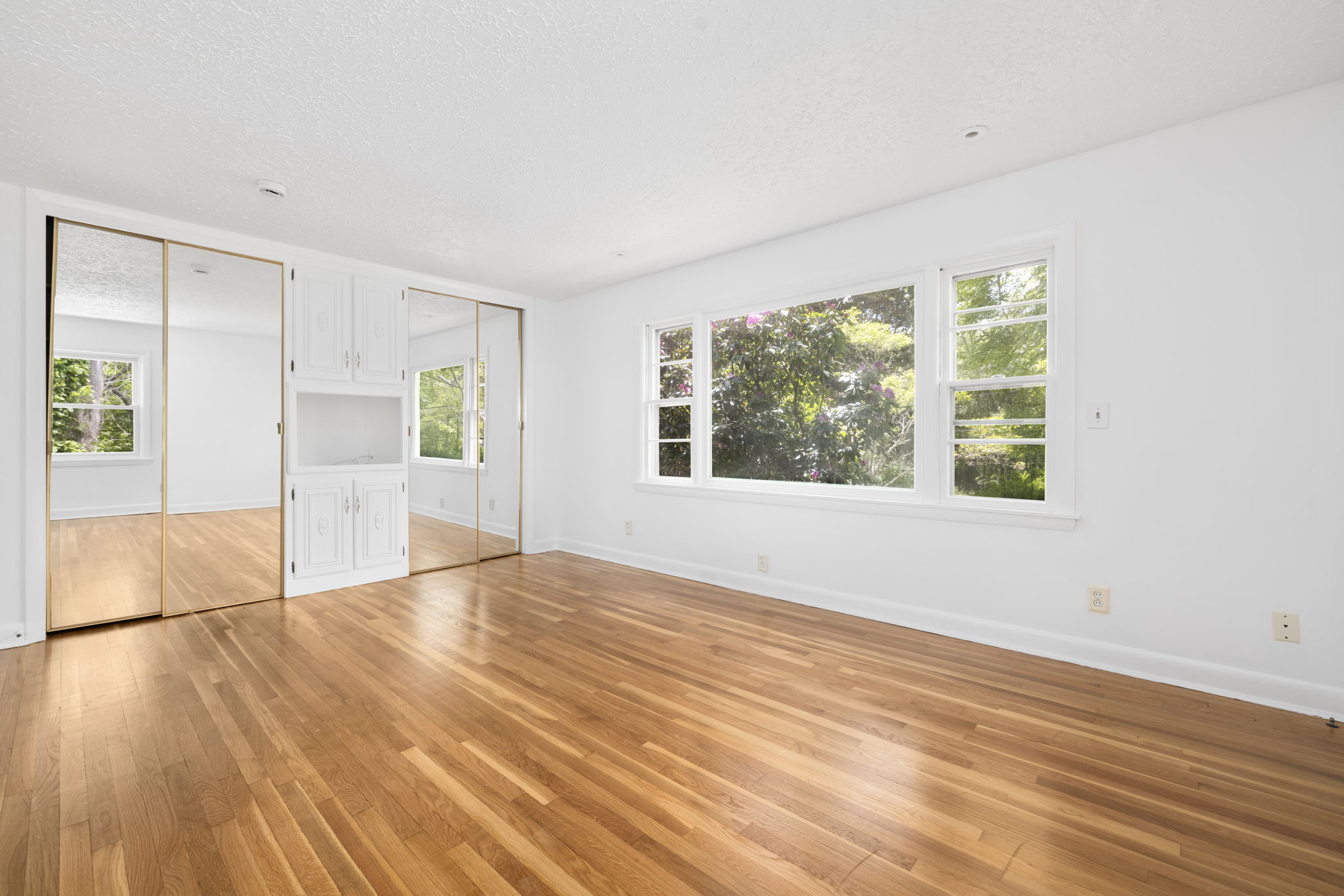  Easy Living, Exceptional Space, Prime North Dartmouth Location - 物件實景