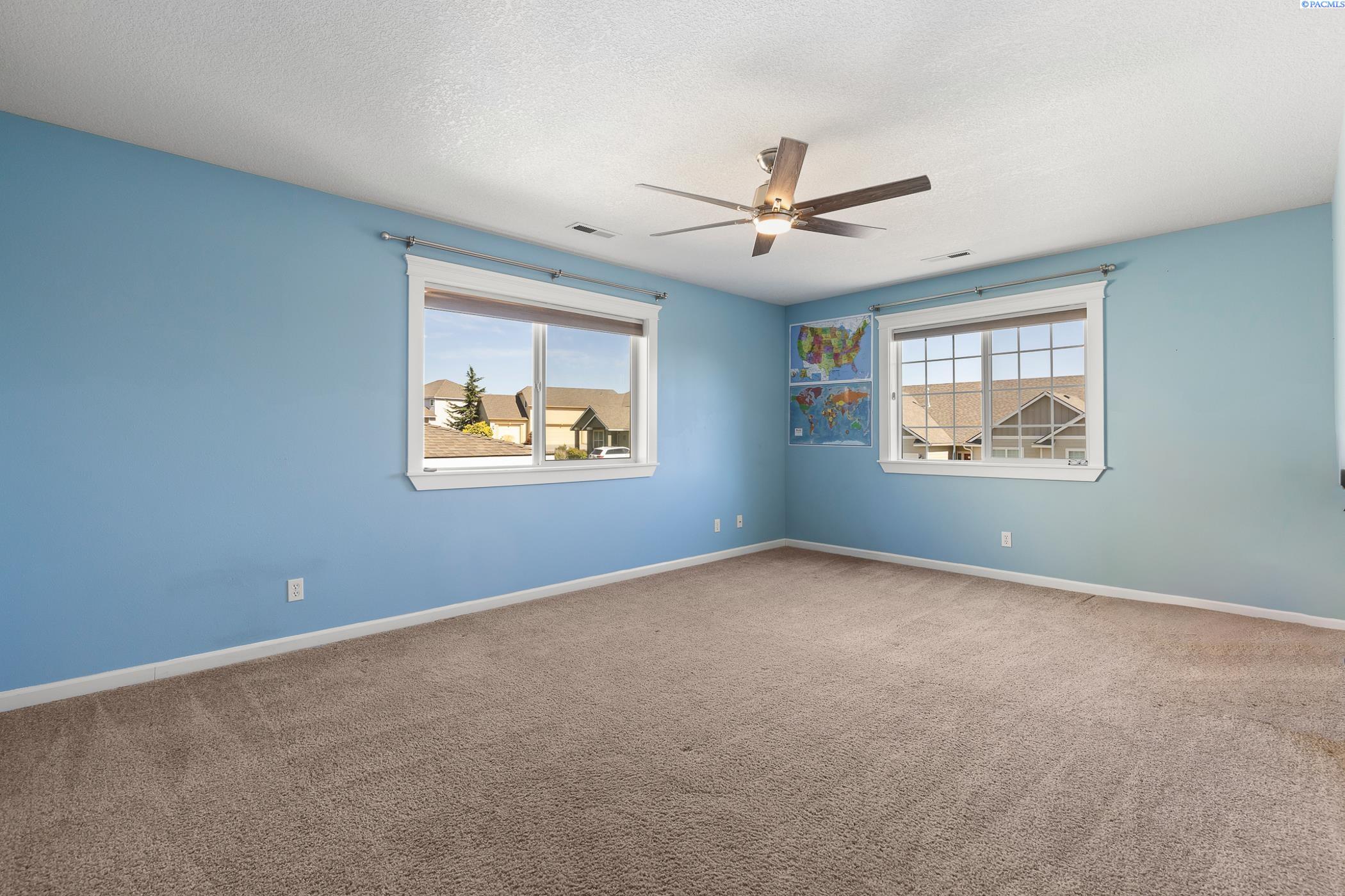 Richland, Washington, 99354, United States, 5 Bedrooms Bedrooms, ,2 BathroomsBathrooms,Residential,For Sale,1925310
