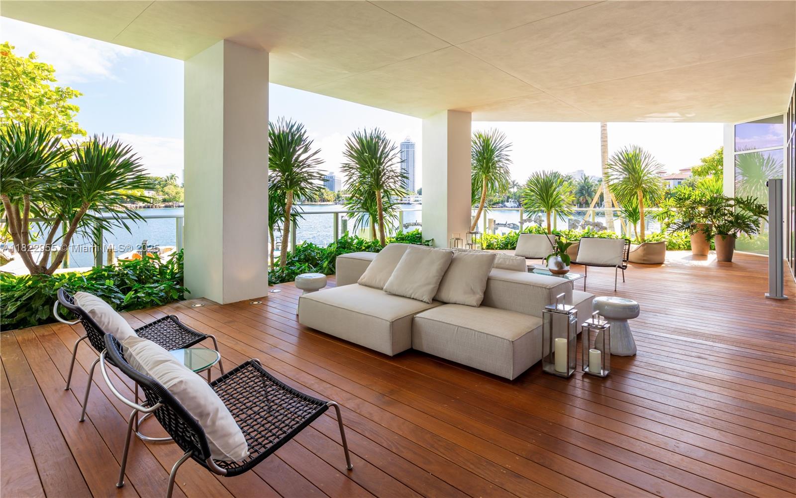 Miami Beach, Florida, 33140, United States, 4 Bedrooms Bedrooms, ,5 BathroomsBathrooms,Residential,For Sale,1949719