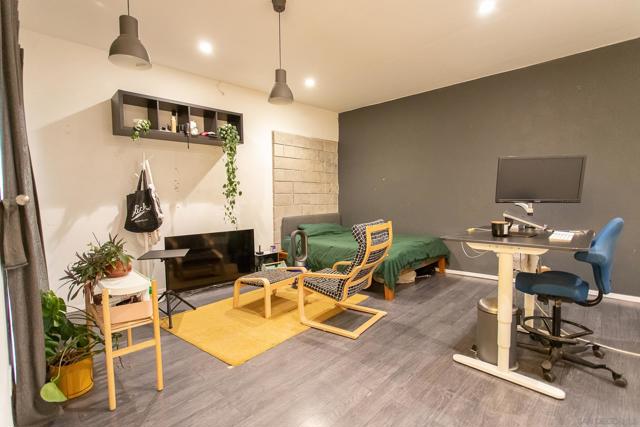 Spring Valley, California, 91977, United States, 4 Bedrooms Bedrooms, ,3 BathroomsBathrooms,Residential,For Sale,2009098