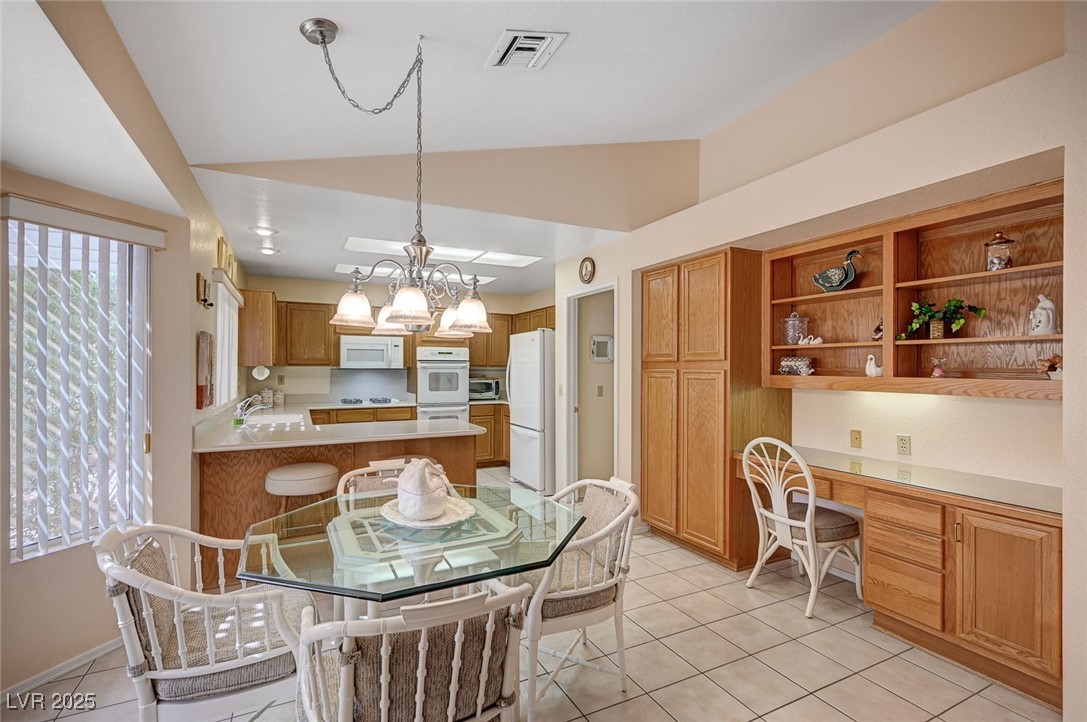 Las Vegas, Nevada, 89134, United States, 2 Bedrooms Bedrooms, ,2 BathroomsBathrooms,Residential,For Sale,1950375