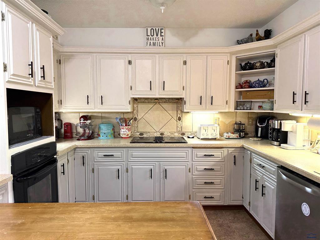 Hot Springs, South Dakota, 57747, United States, 5 Bedrooms Bedrooms, ,3 BathroomsBathrooms,Residential,For Sale,1928045
