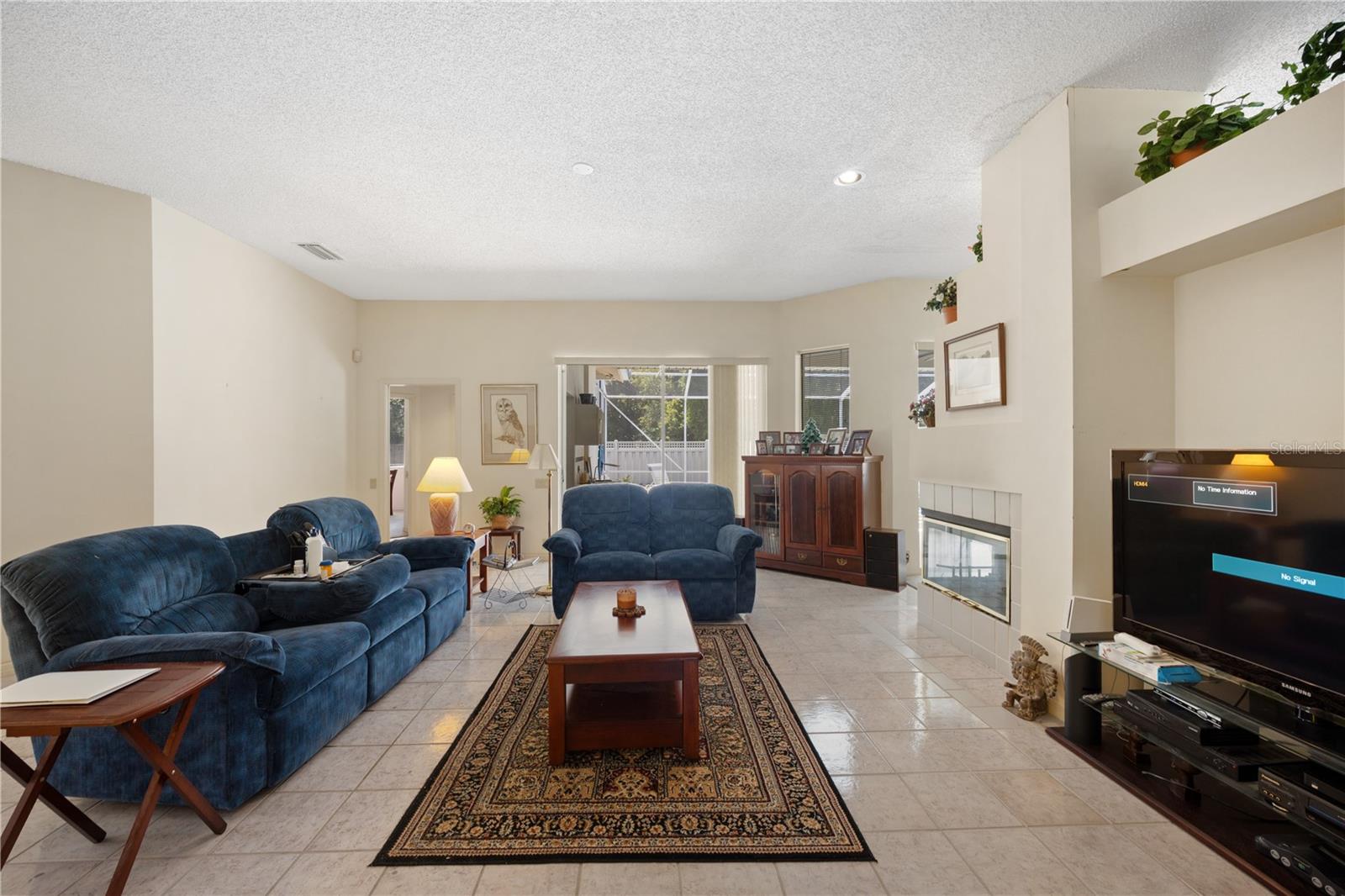 Oviedo, Florida, 32765, United States, 3 Bedrooms Bedrooms, ,3 BathroomsBathrooms,Residential,For Sale,1980040