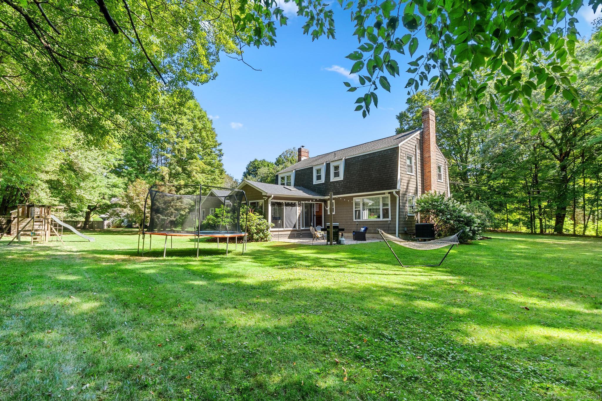 Simsbury, Connecticut, 06092, United States, 4 Bedrooms Bedrooms, ,3 BathroomsBathrooms,Residential,For Sale,1940650