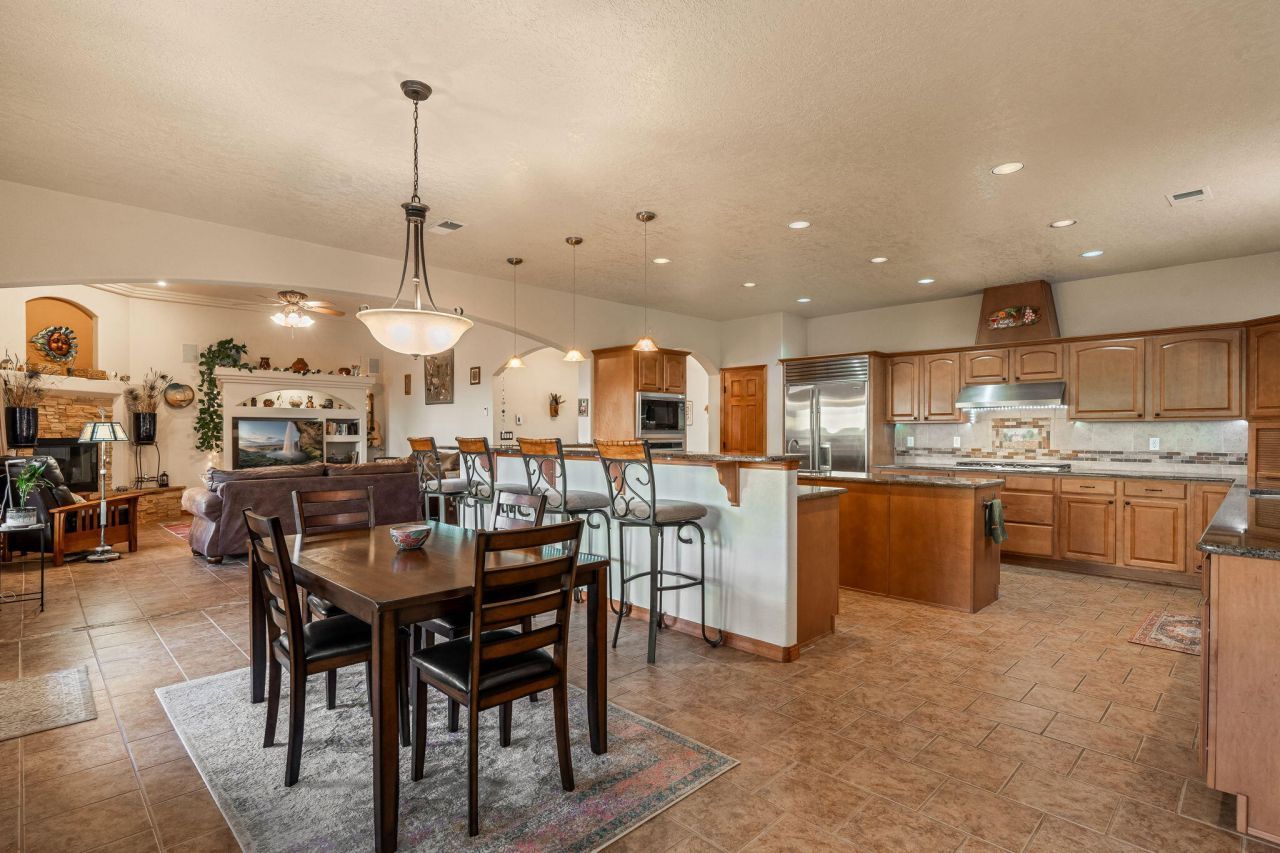 Albuquerque, New Mexico, 87114, United States, 3 Bedrooms Bedrooms, ,3 BathroomsBathrooms,Residential,For Sale,1996892