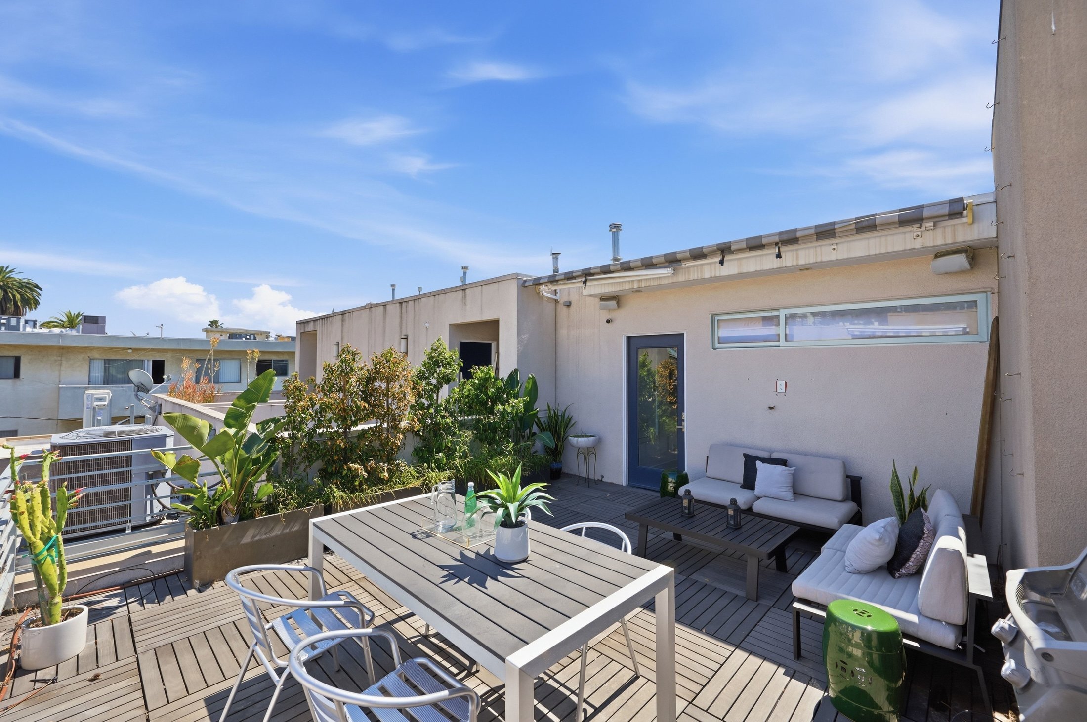  1400 North Fuller Avenue - 物件實景