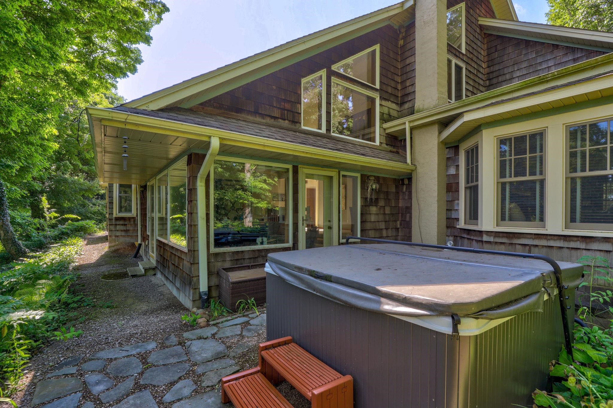 Vassar, Michigan, 49768, United States, 3 Bedrooms Bedrooms, ,4 BathroomsBathrooms,Residential,For Sale,1976339