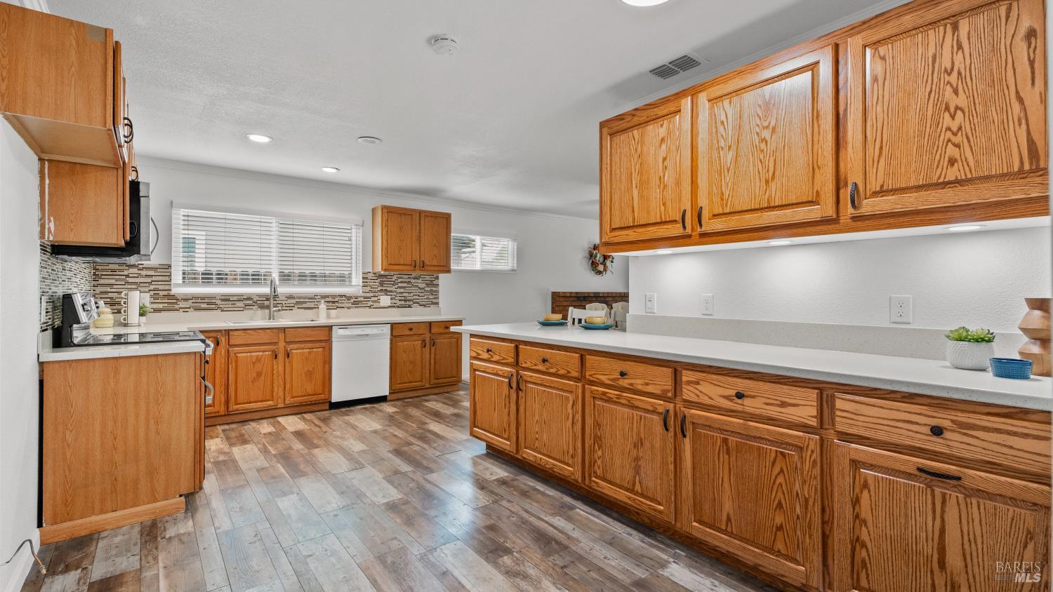 Vacaville, California, 95687, United States, 4 Bedrooms Bedrooms, ,2 BathroomsBathrooms,Residential,For Sale,1957766