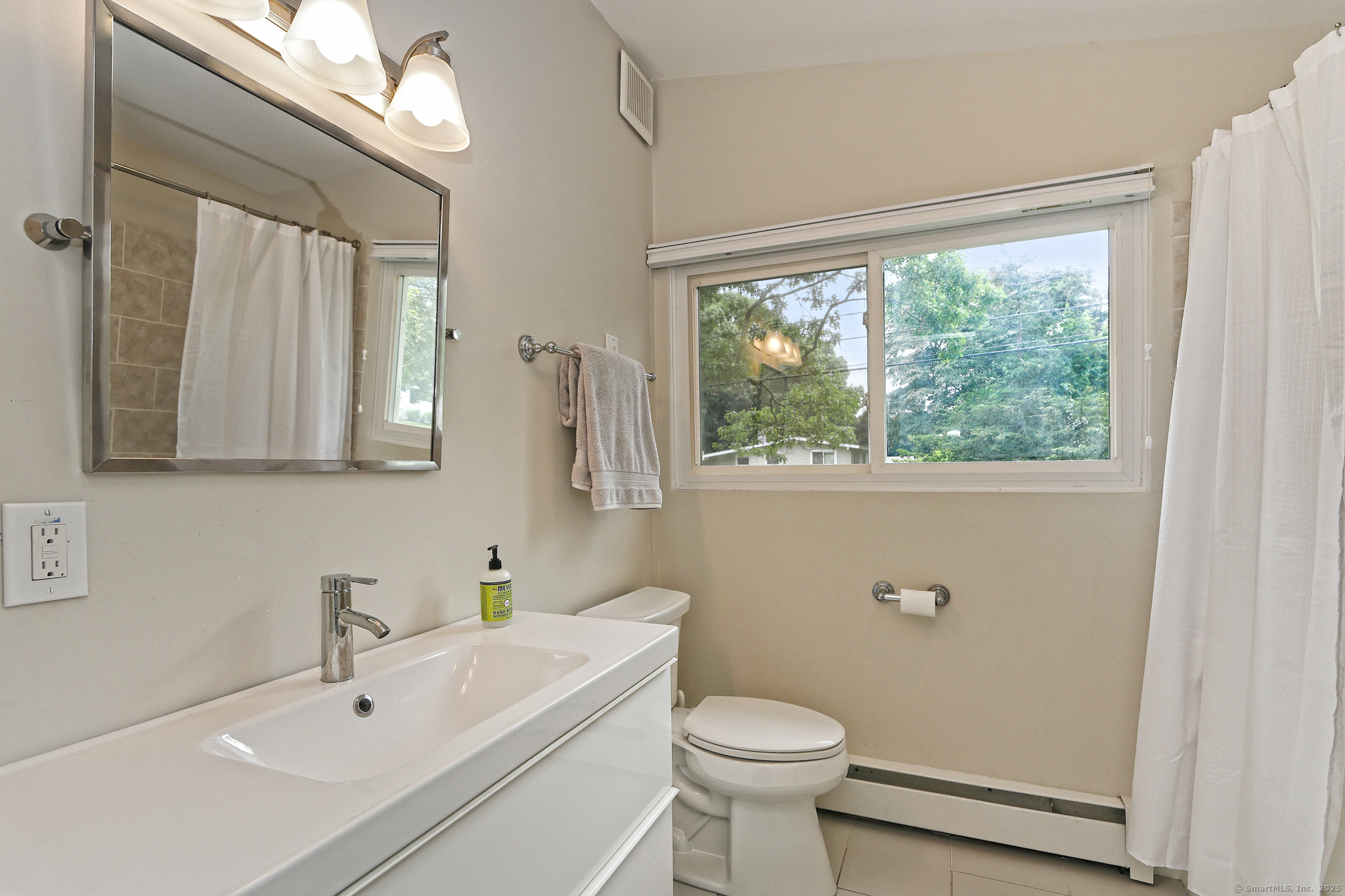 Old Saybrook, Connecticut, 06475, United States, 3 Bedrooms Bedrooms, ,2 BathroomsBathrooms,Residential,For Sale,1882738