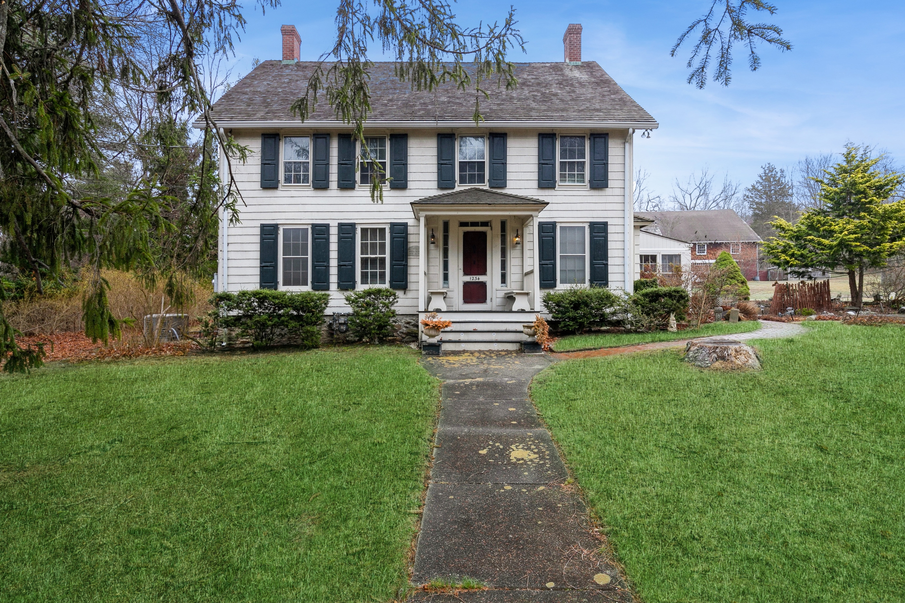 1234 North Country Road, Stony Brook, NY 11790