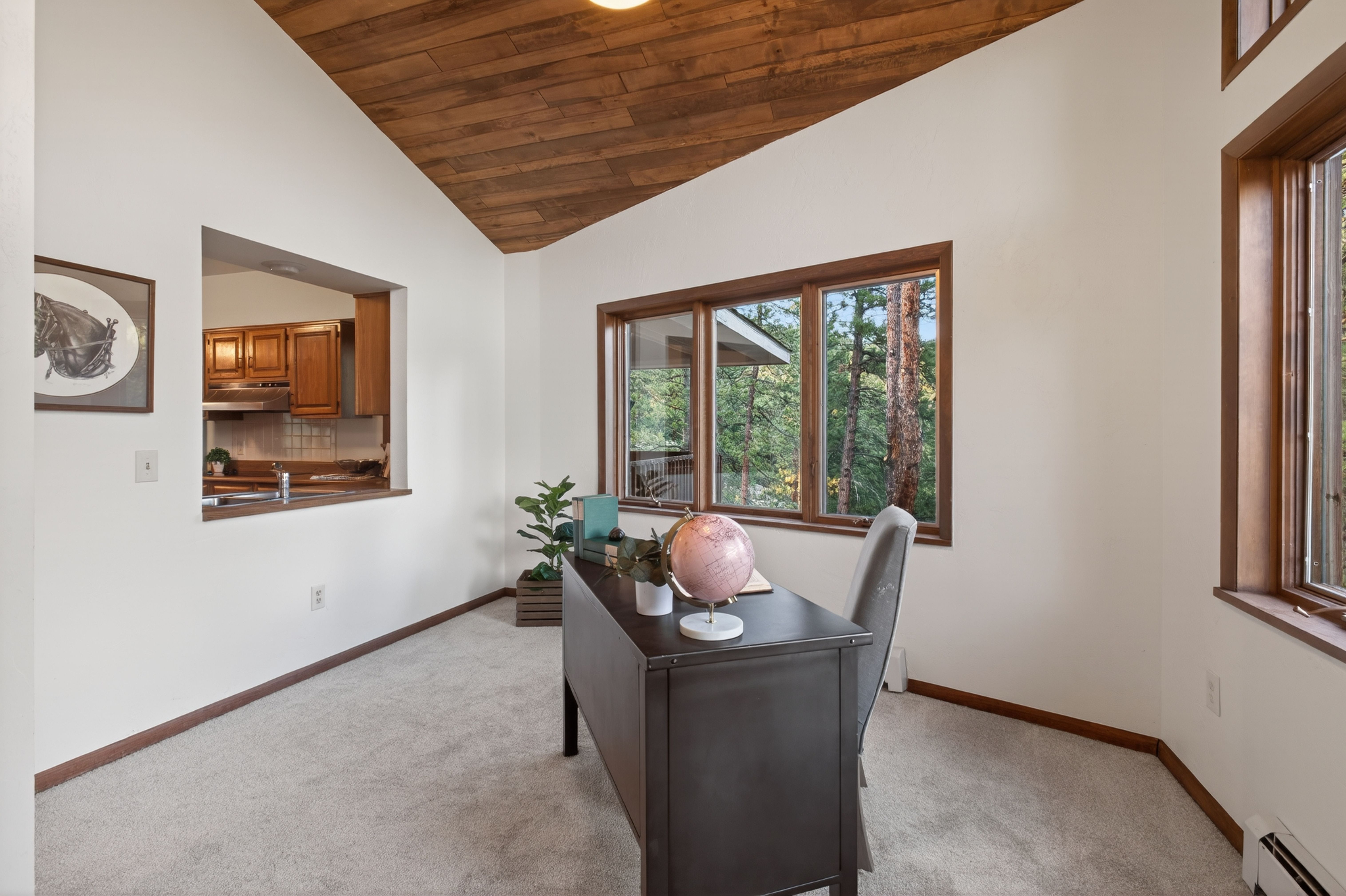 Ranch-style Custom Home on 1.16 Acre Sunny and Treed Lot in Genesee - 物件實景