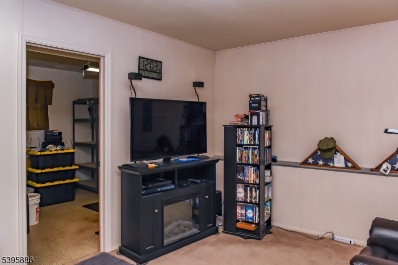 Mount Olive Twp., New Jersey, 07836, United States, 4 Bedrooms Bedrooms, ,2 BathroomsBathrooms,Residential,For Sale,1987785