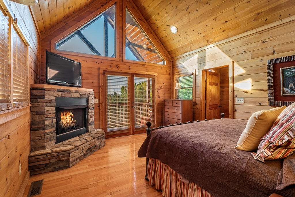 Mineral Bluff, Georgia, 30559, United States, 3 Bedrooms Bedrooms, ,3 BathroomsBathrooms,Residential,For Sale,1986292