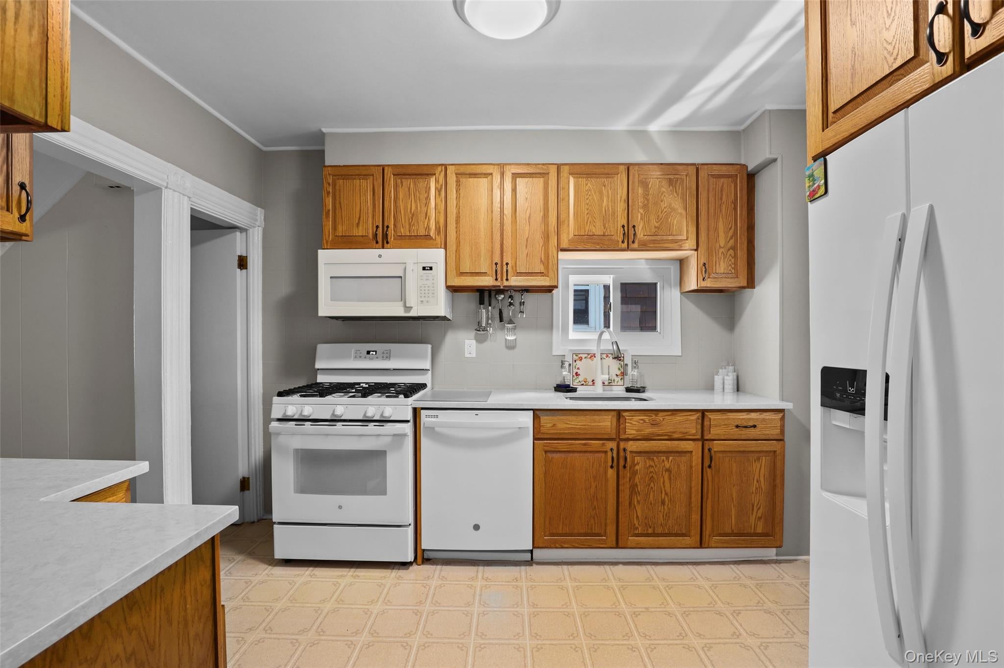 Ossining, New York, 10562, United States, 3 Bedrooms Bedrooms, ,2 BathroomsBathrooms,Residential,For Sale,1922998