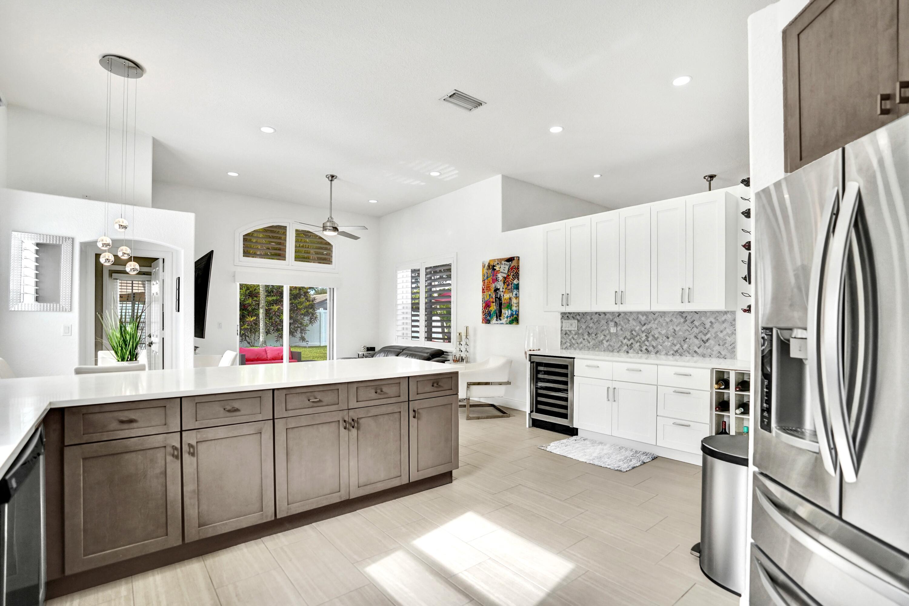 Lake Worth, Florida, 33463, United States, 3 Bedrooms Bedrooms, ,3 BathroomsBathrooms,Residential,For Sale,1905874