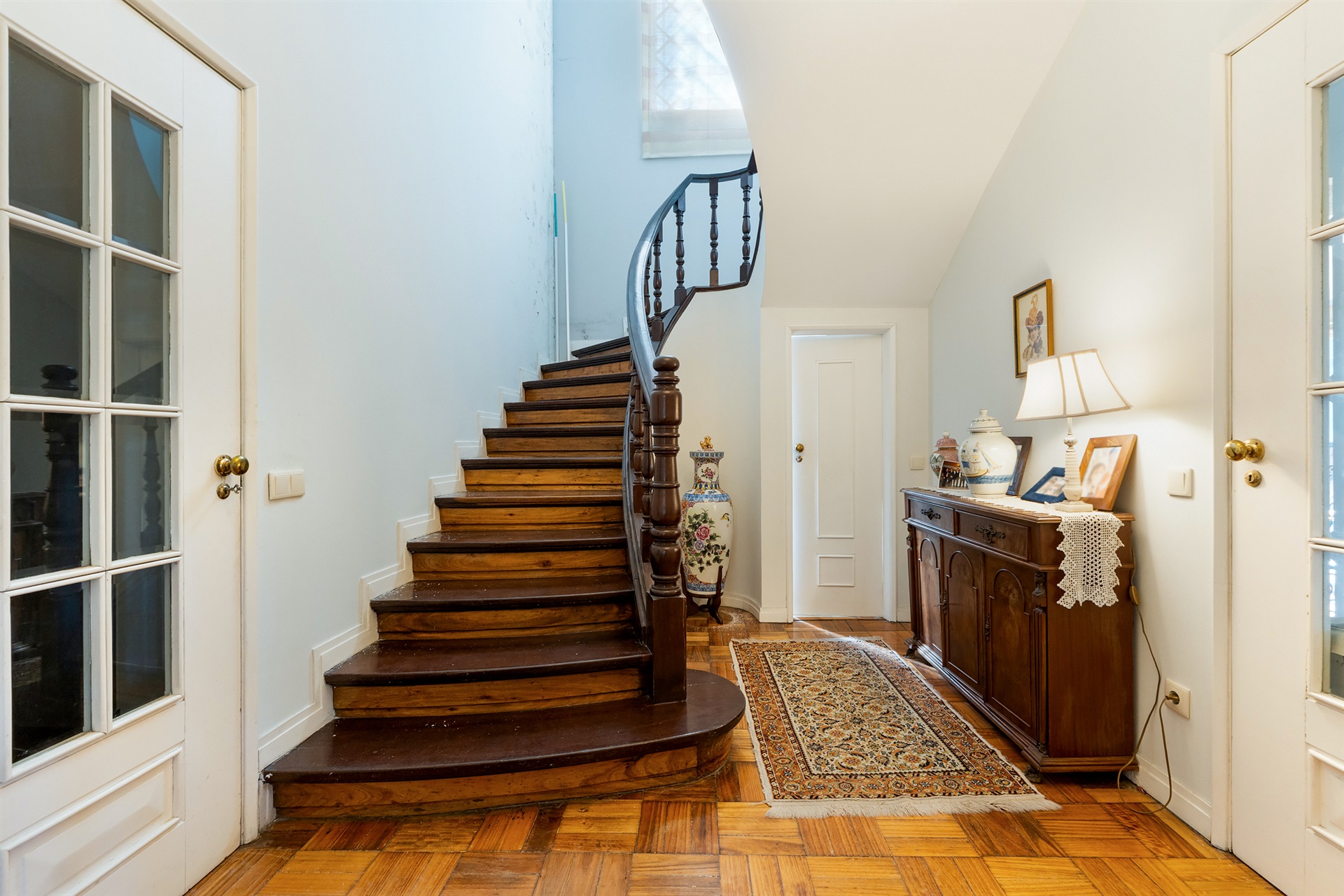  Manor House, 5 bedrooms, for Sale - 物件實景