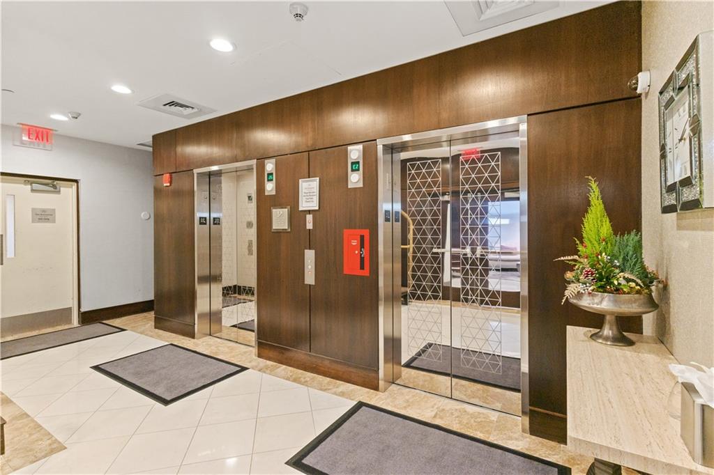 Providence, Rhode Island, 02903, United States, 2 Bedrooms Bedrooms, ,2 BathroomsBathrooms,Residential,For Sale,2007495