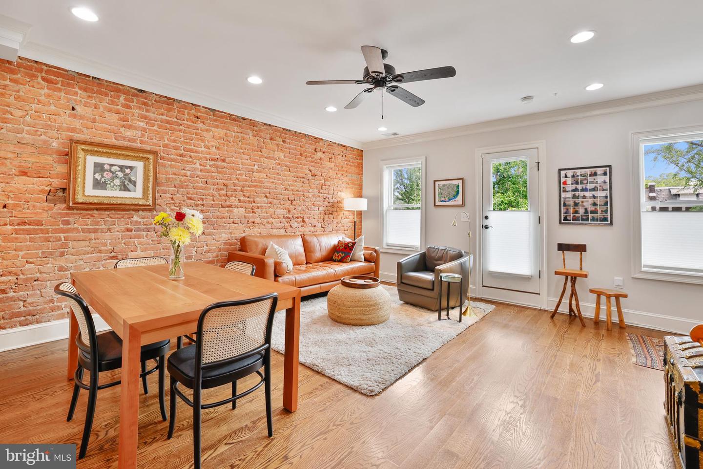 Washington, District of Columbia, 20003, United States, 2 Bedrooms Bedrooms, ,2 BathroomsBathrooms,Residential,For Sale,1896371