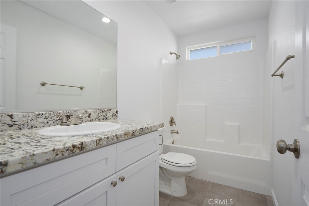 Hesperia, California, 92345, United States, 4 Bedrooms Bedrooms, ,3 BathroomsBathrooms,Residential,For Sale,1877164