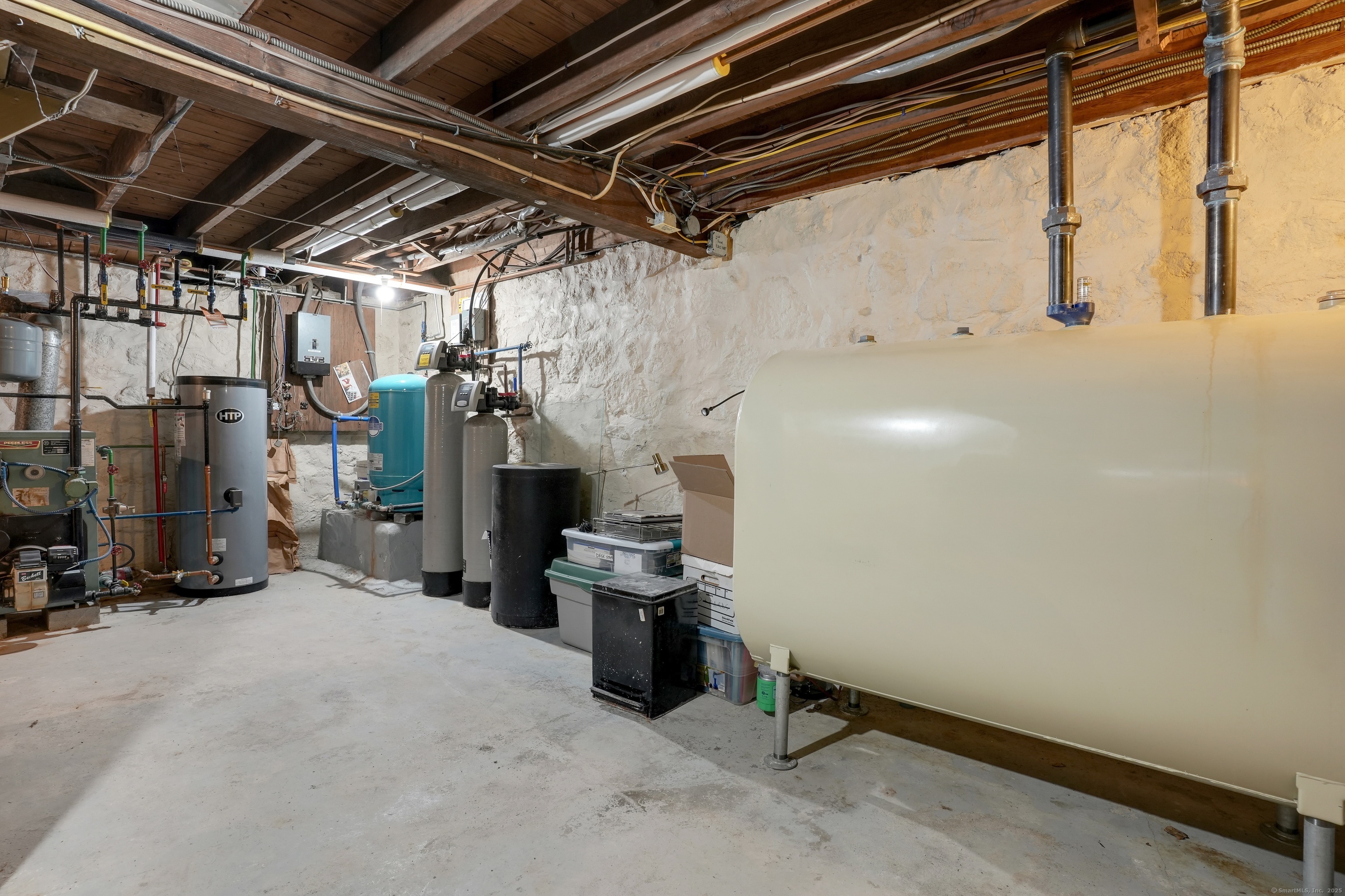 Canton, Connecticut, 06019, United States, 4 Bedrooms Bedrooms, ,3 BathroomsBathrooms,Residential,For Sale,1987943