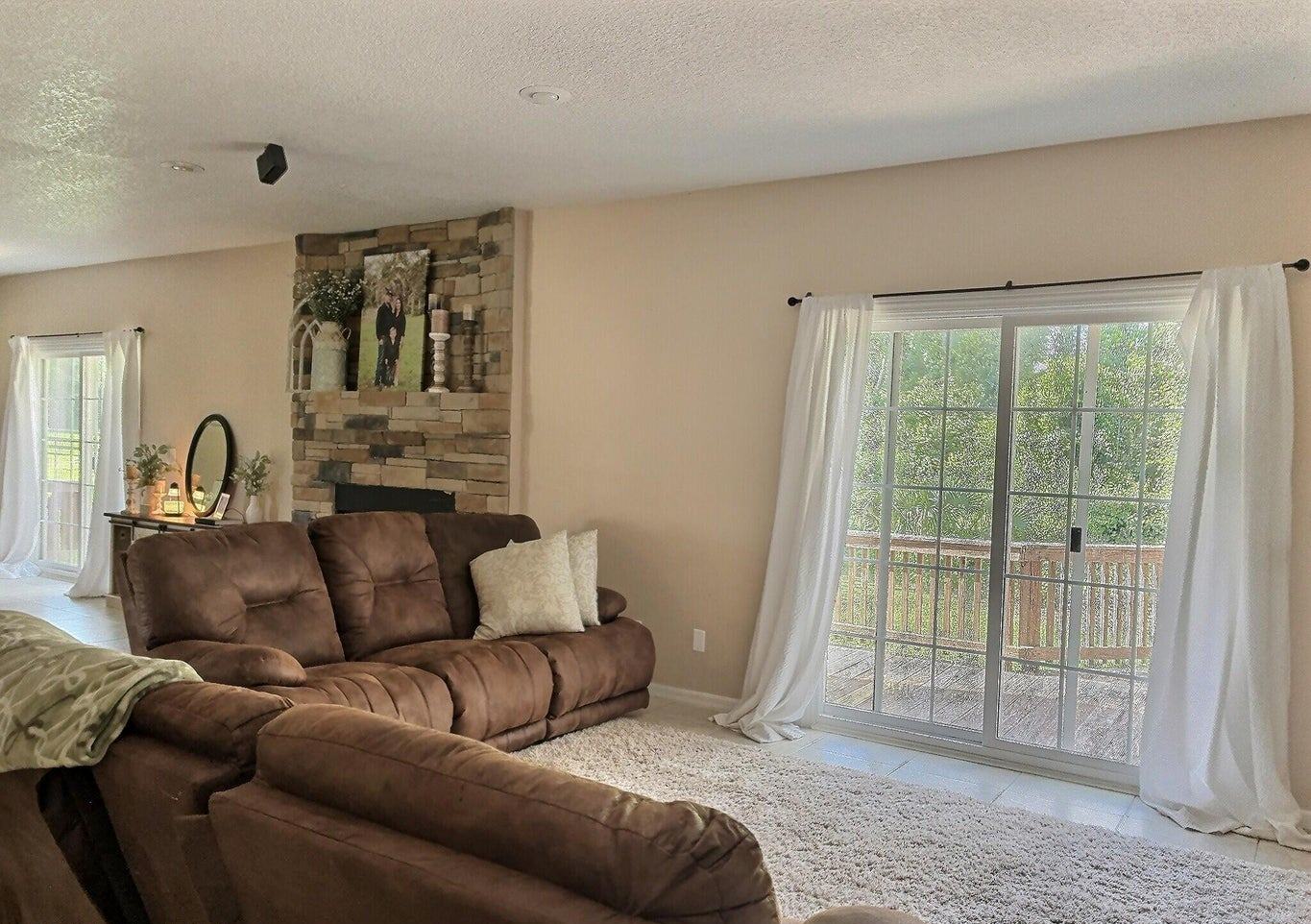 Hawthorne, Florida, 32640, United States, 5 Bedrooms Bedrooms, ,2 BathroomsBathrooms,Residential,For Sale,1903674