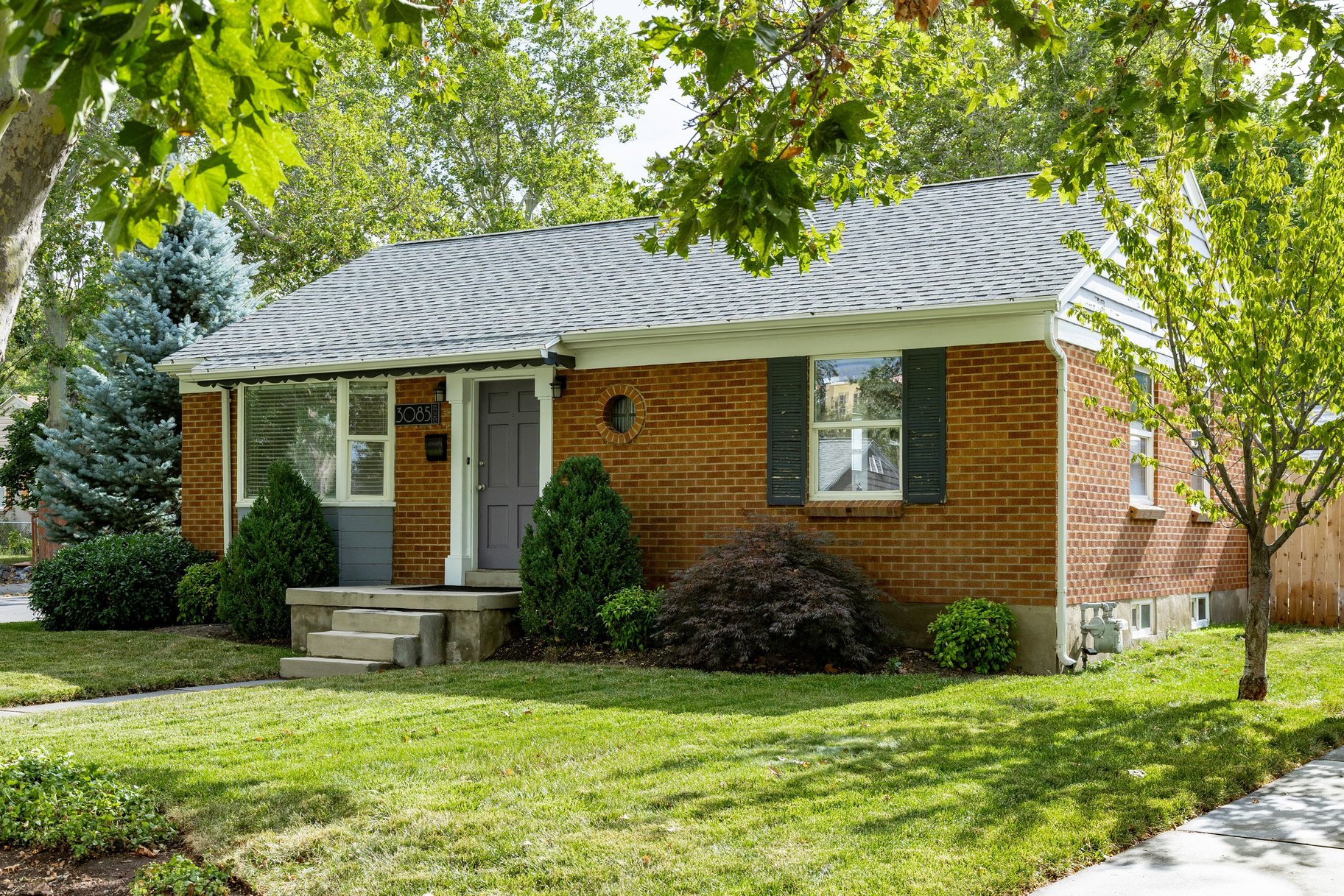  Exceptional Corner Lot in One of Millcreek’s Most Beloved Neighborhoods - 物件實景