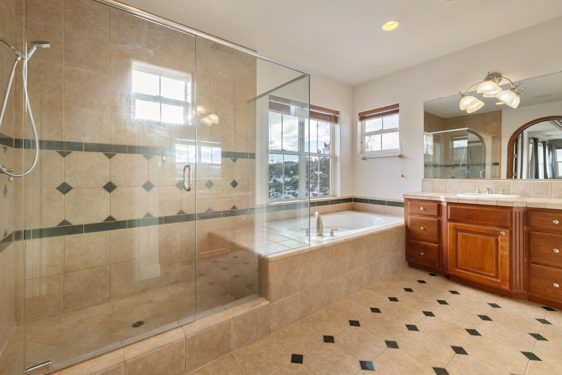  Spacious Retreat with Panoramic Views in a Premiere Gated Community - 物件實景