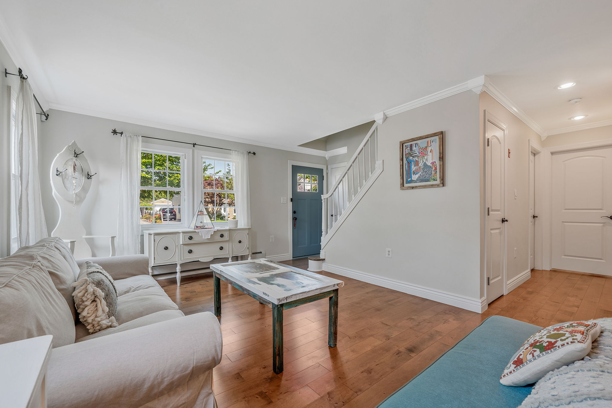 Babylon, New York, 11702, United States, 4 Bedrooms Bedrooms, ,2 BathroomsBathrooms,Residential,For Sale,1905620