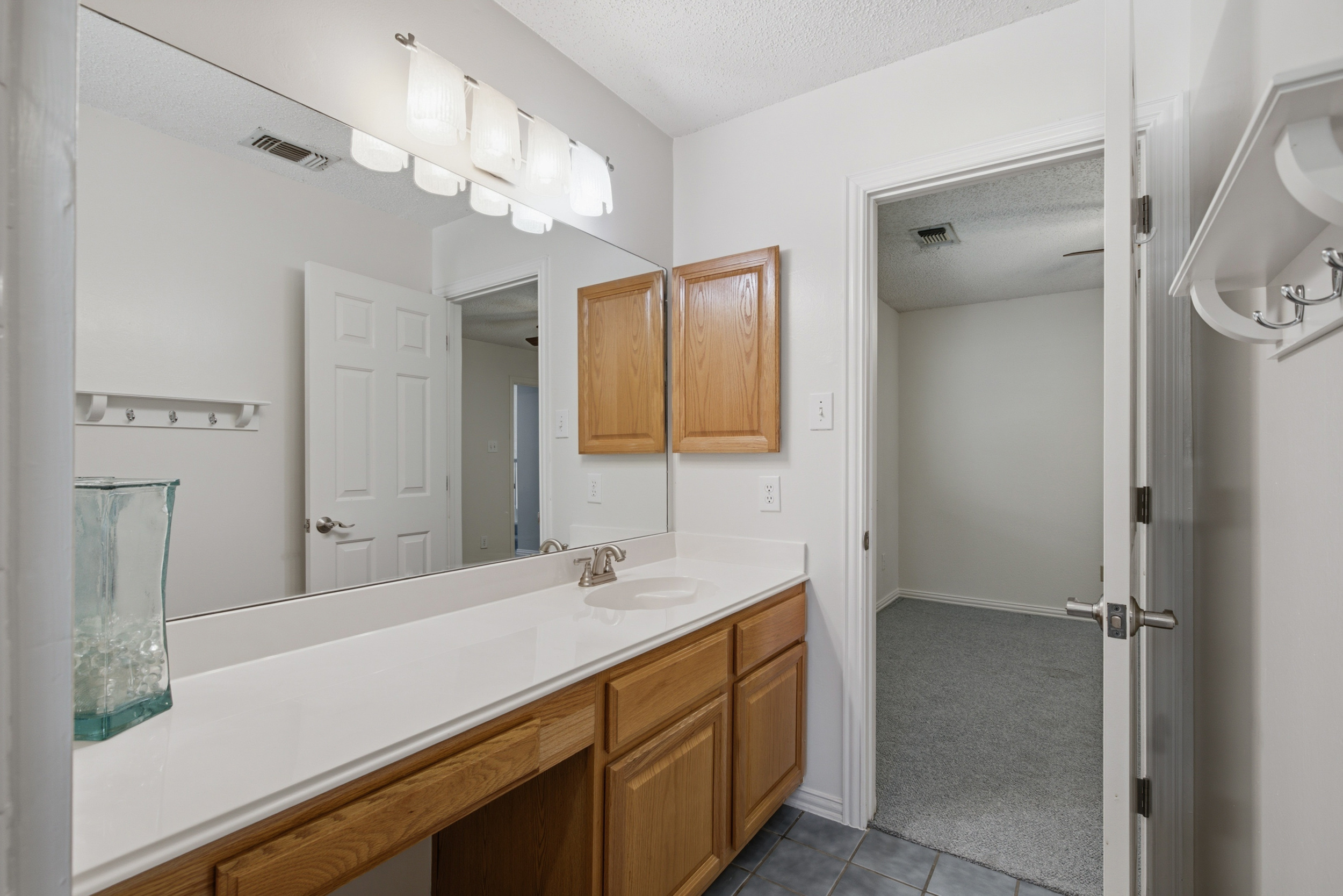  Updated Addison Gem  3 Beds + Game Room  Low-Maintenance Living - 物件實景