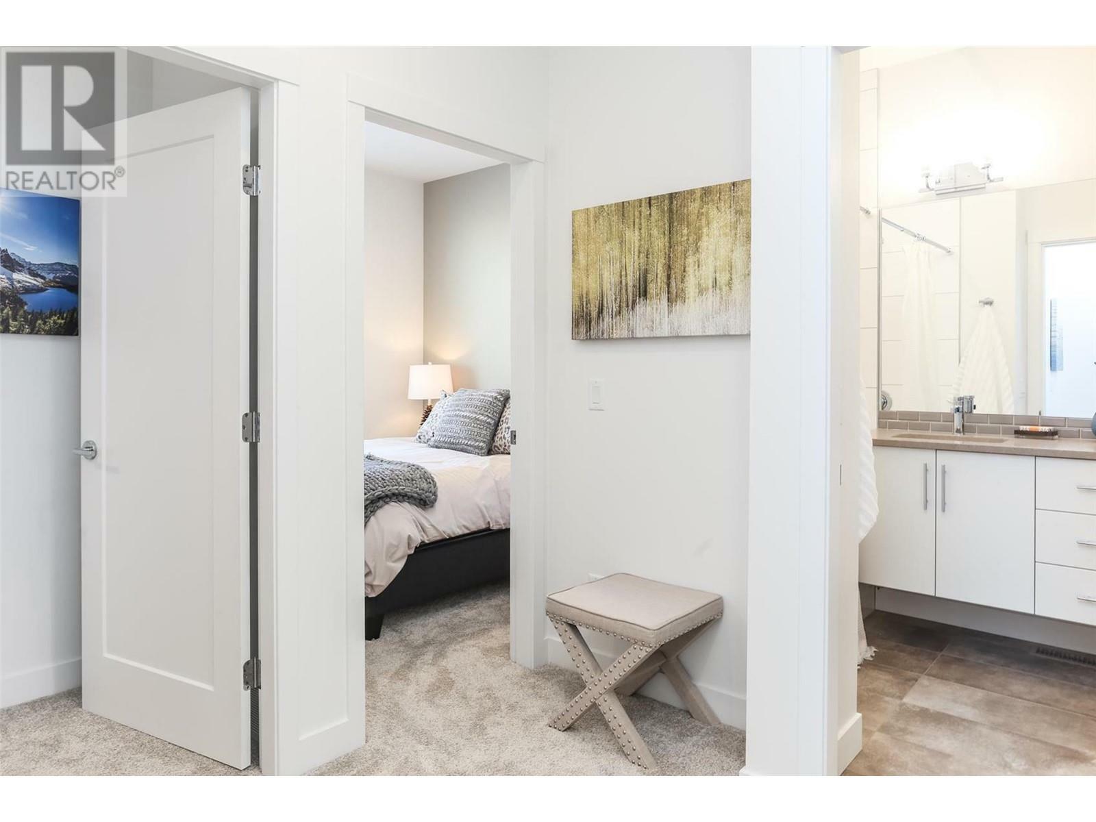 KELOWNA, British Columbia, V1V 0H2, CA, 3 Bedrooms Bedrooms, ,2 BathroomsBathrooms,Residential,For Sale,1961488