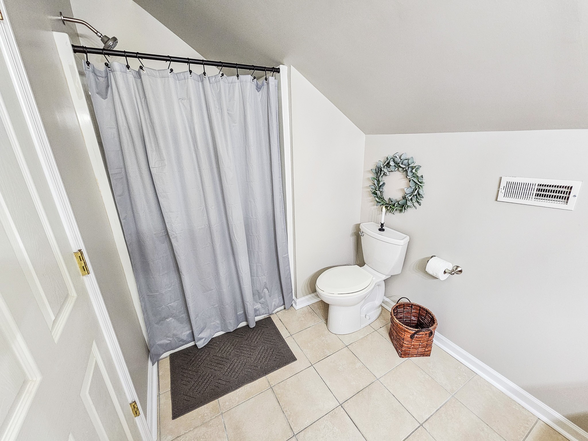 Tullahoma, Tennessee, 37388, United States, 3 Bedrooms Bedrooms, ,4 BathroomsBathrooms,Residential,For Sale,1794204