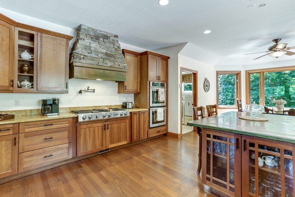 Hayesville, North Carolina, 28904, United States, 3 Bedrooms Bedrooms, ,5 BathroomsBathrooms,Residential,For Sale,1931942
