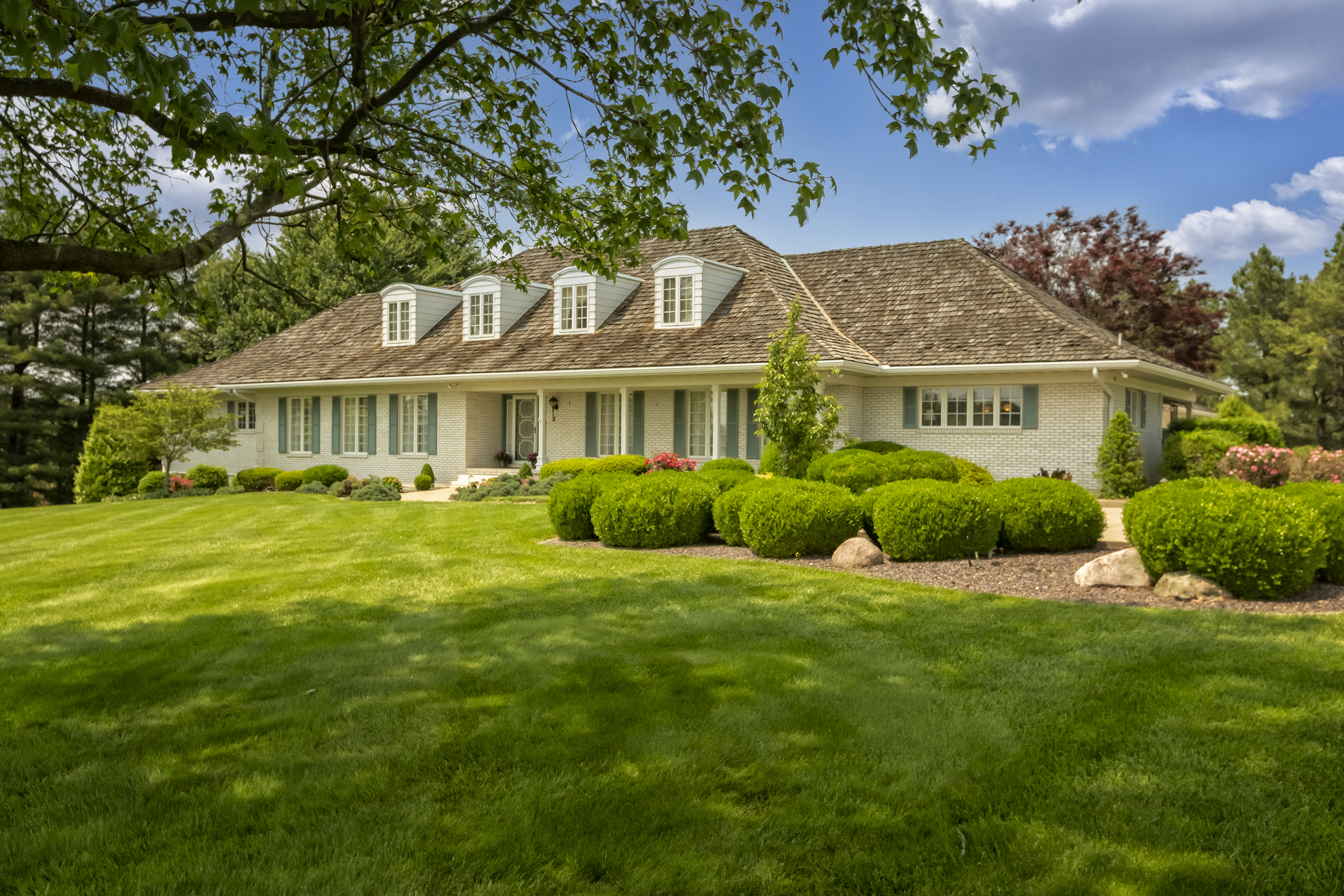 Marion, Illinois, 62959, United States, 7 Bedrooms Bedrooms, ,7 BathroomsBathrooms,Residential,For Sale,1979062