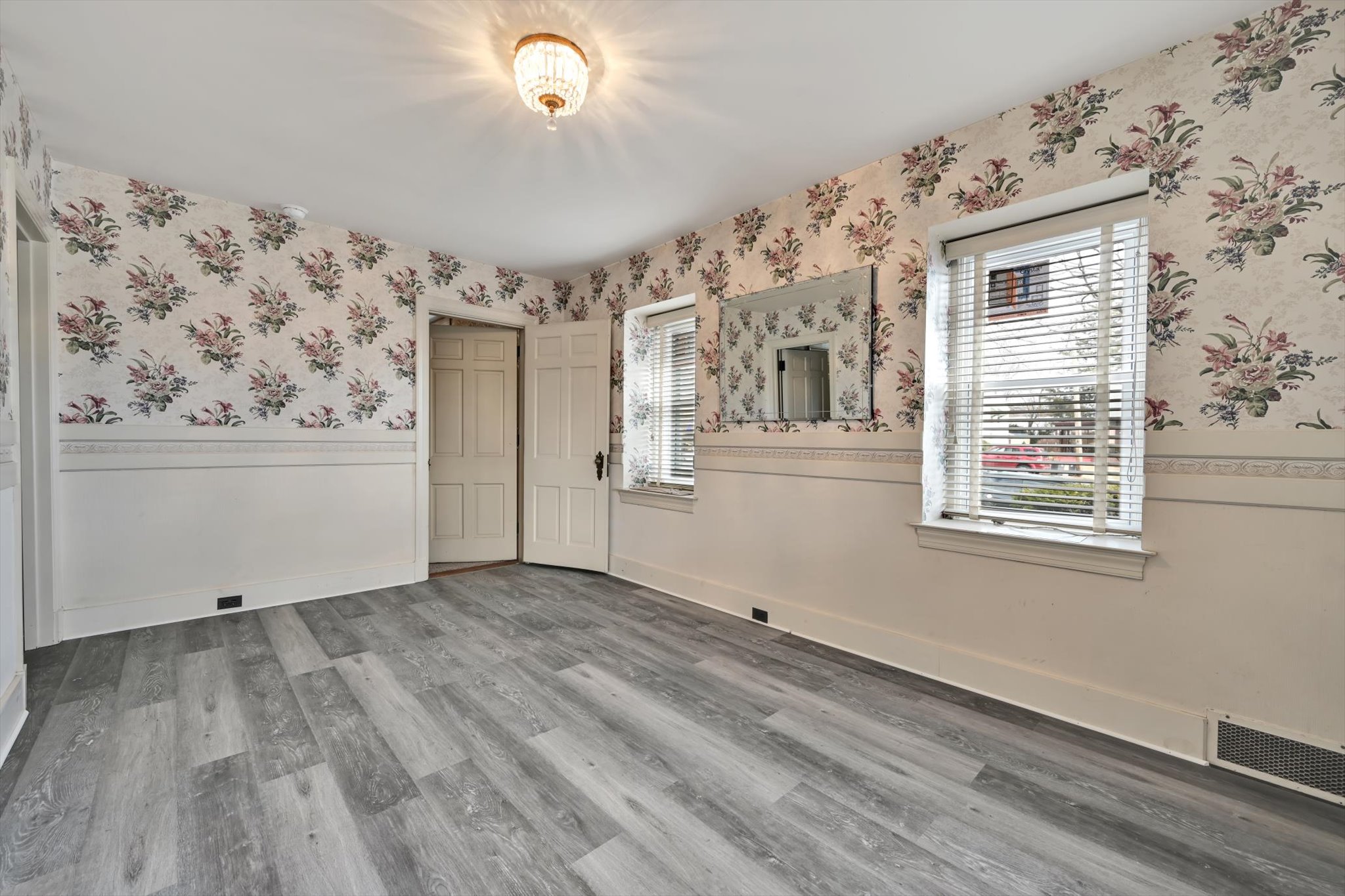 Reading, Pennsylvania, 19607, United States, 6 Bedrooms Bedrooms, ,3 BathroomsBathrooms,Residential,For Sale,2008158