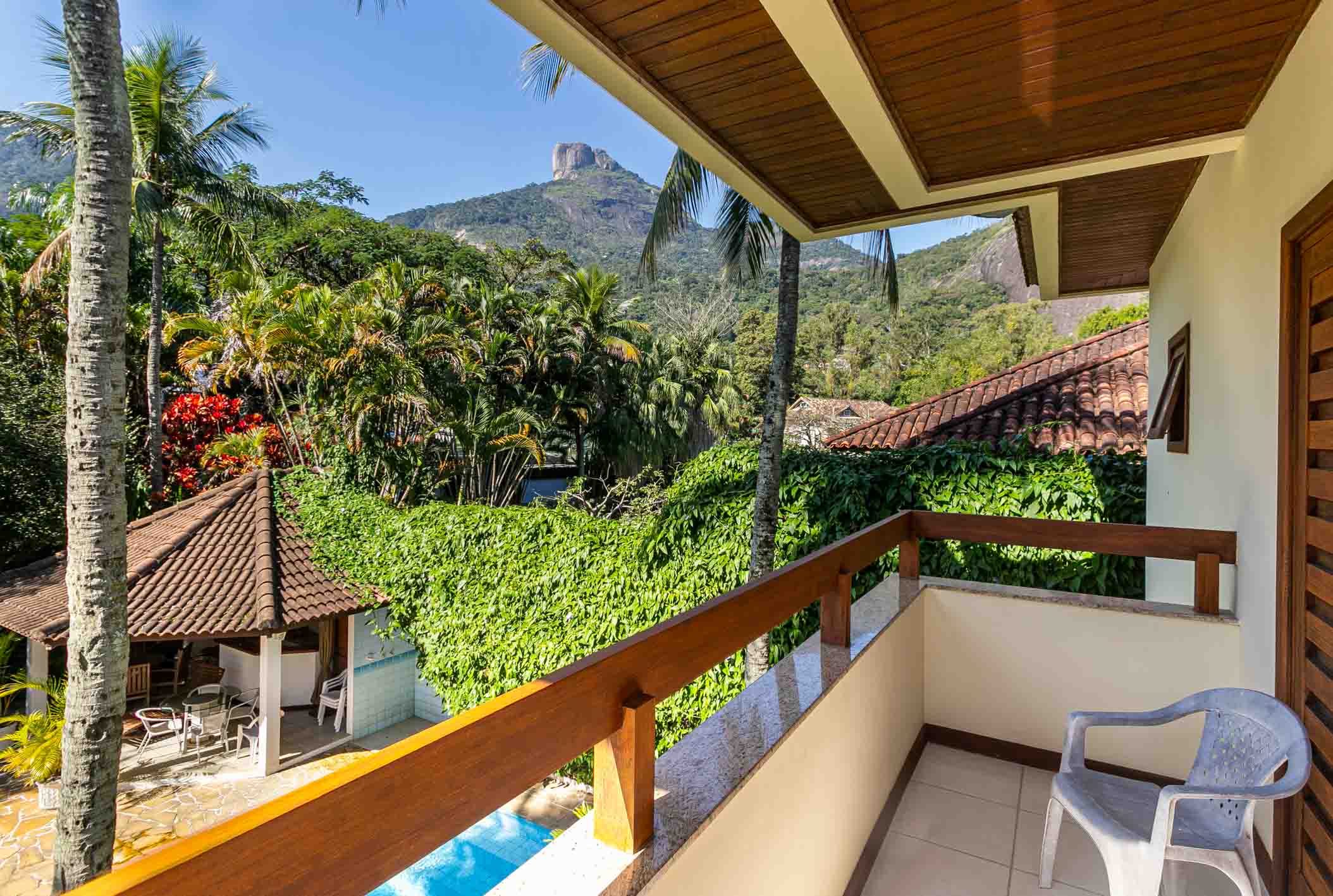  Residence with Pedra da Gávea views in a private condominium in Itanhangá - 物件實景