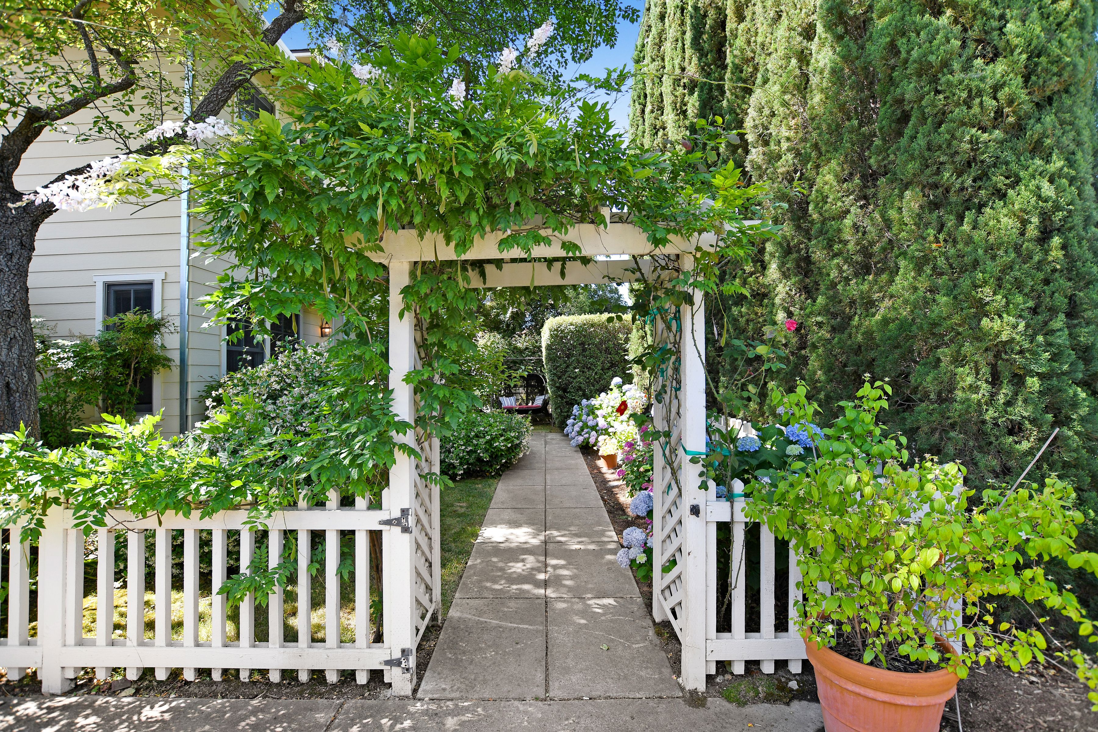  620 6th Street East - 物件實景