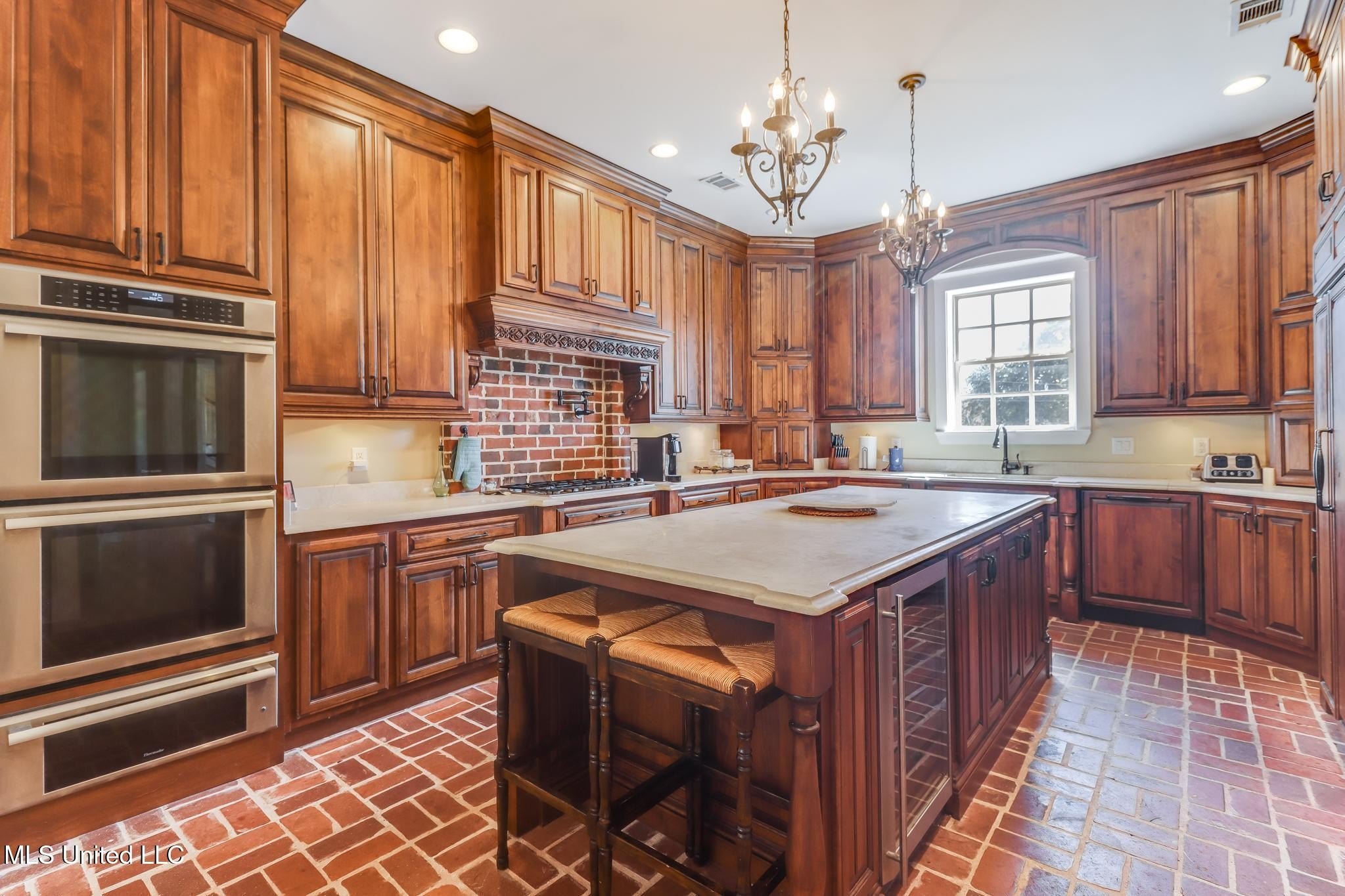 Pascagoula, Mississippi, 39581, United States, 5 Bedrooms Bedrooms, ,6 BathroomsBathrooms,Residential,For Sale,1977278